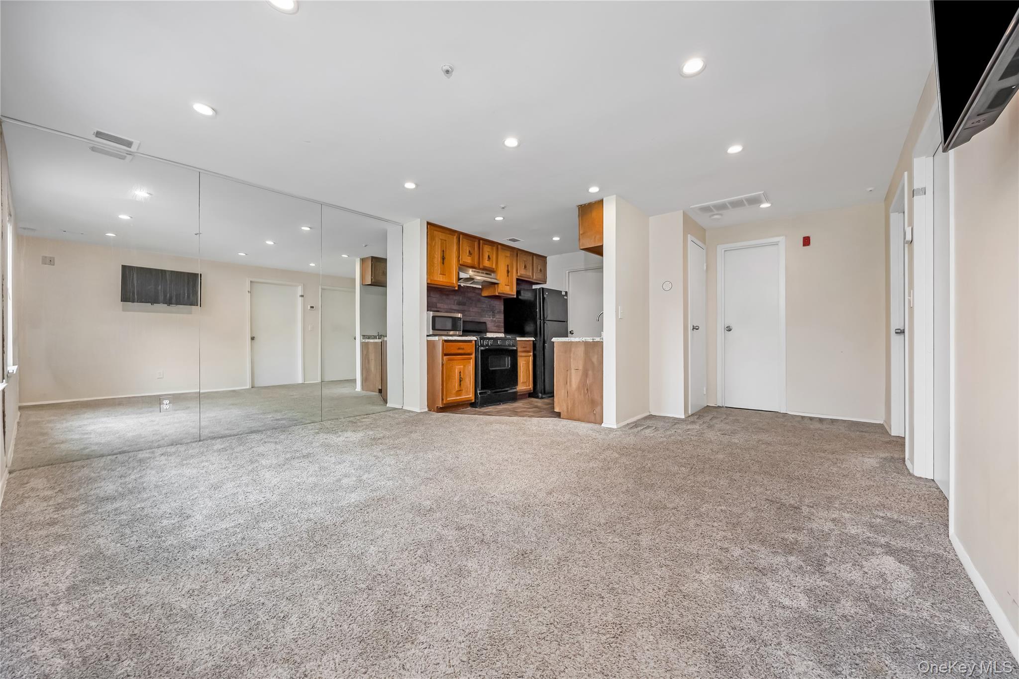 84 Glen Hollow Drive – For Sale photo 5