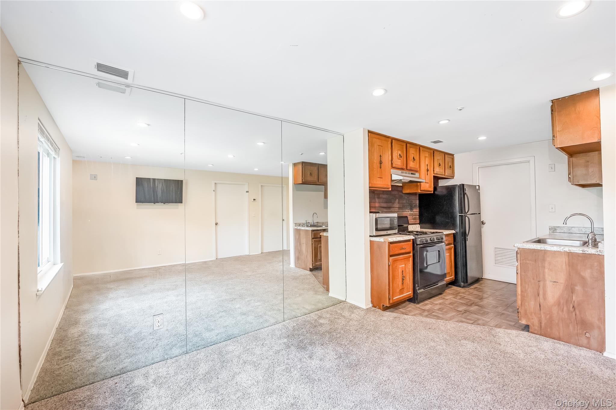 84 Glen Hollow Drive – For Sale photo 11