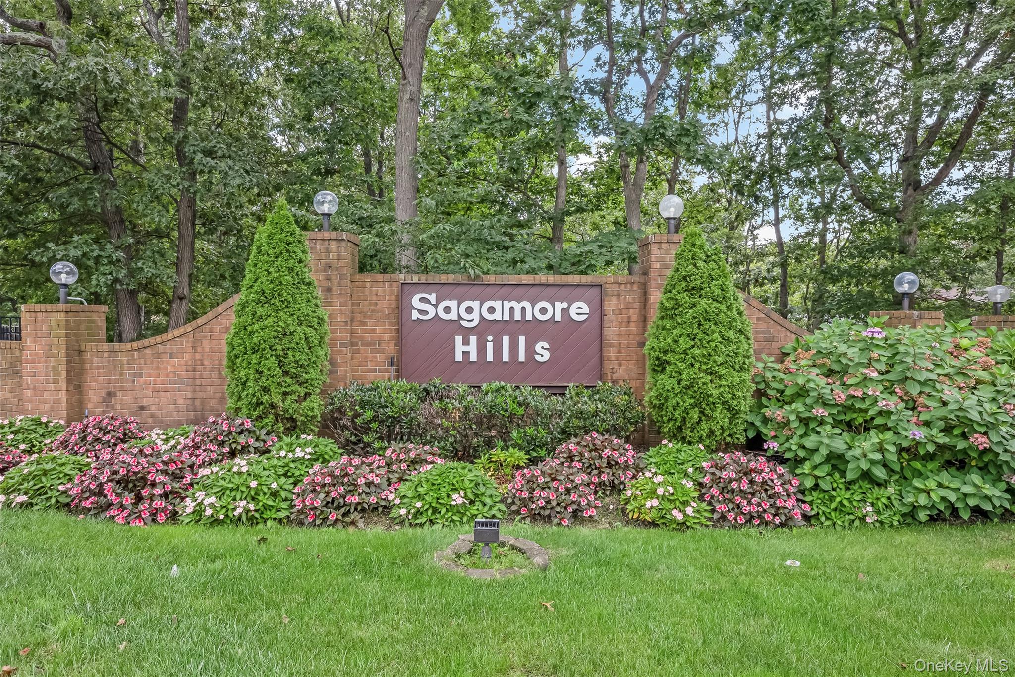 84 Glen Hollow Drive – For Sale photo 20