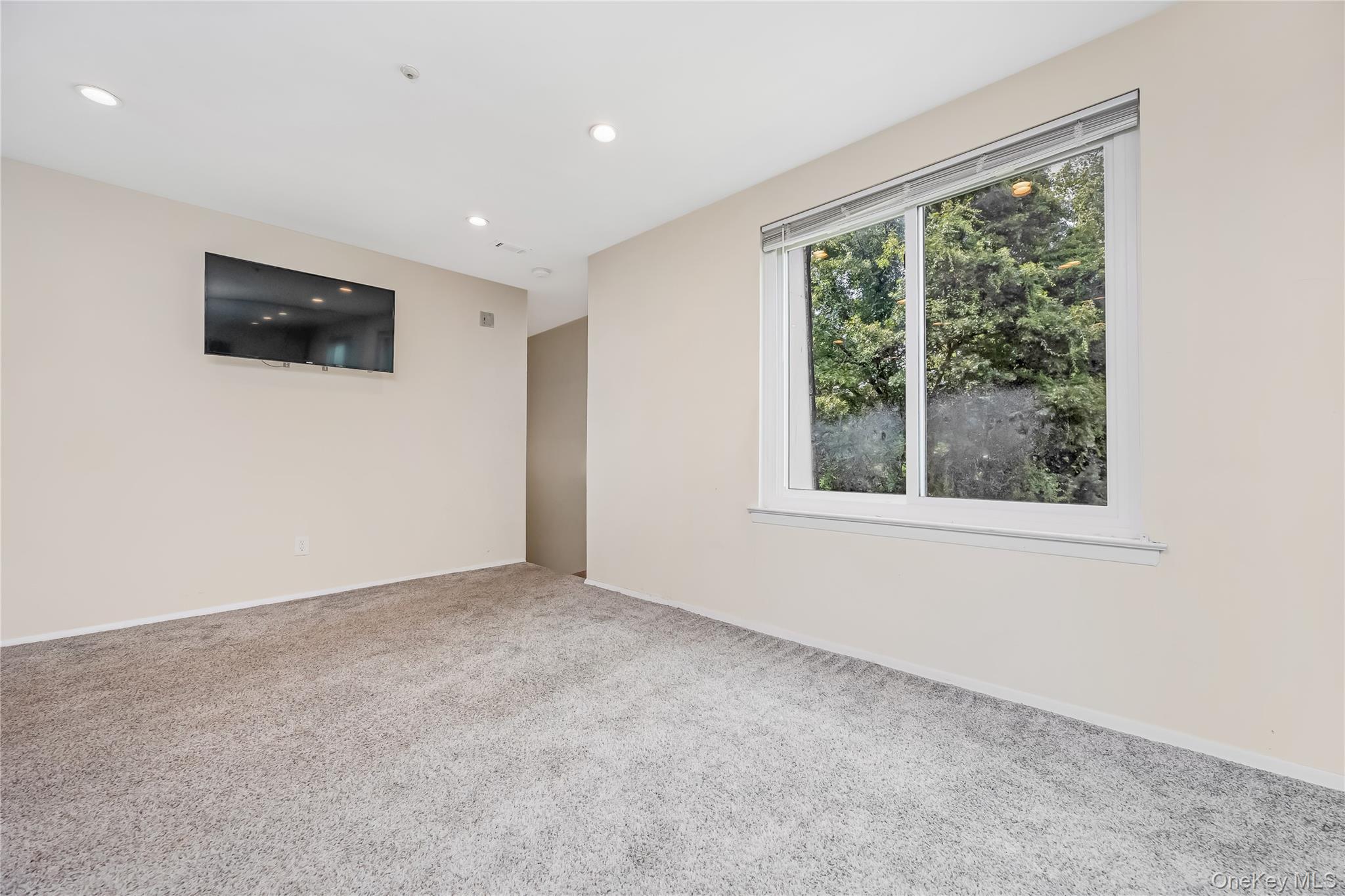 84 Glen Hollow Drive – For Sale photo 8