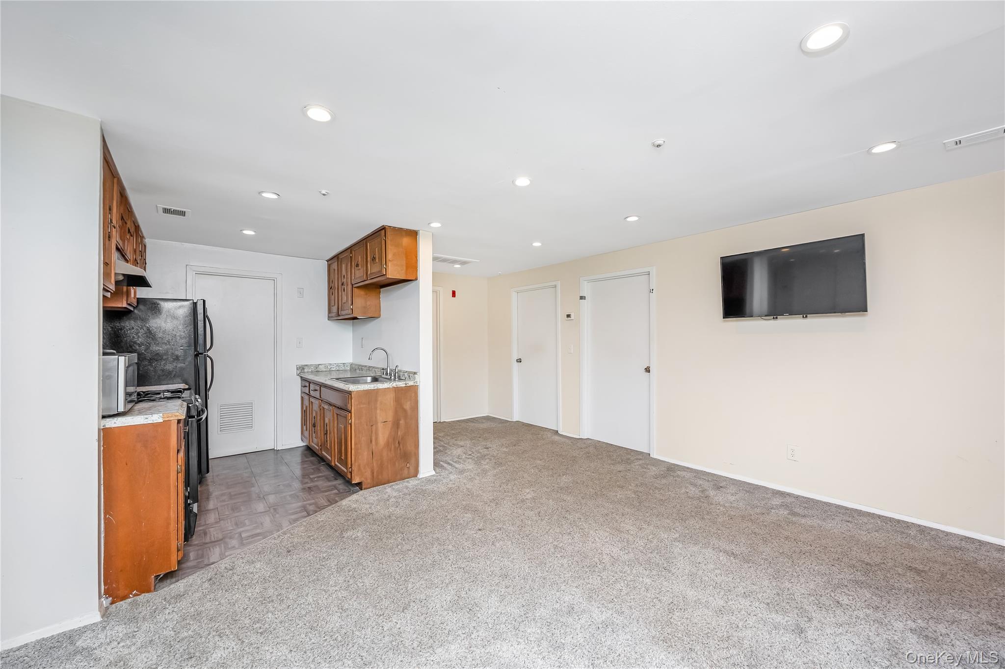 84 Glen Hollow Drive – For Sale photo 10