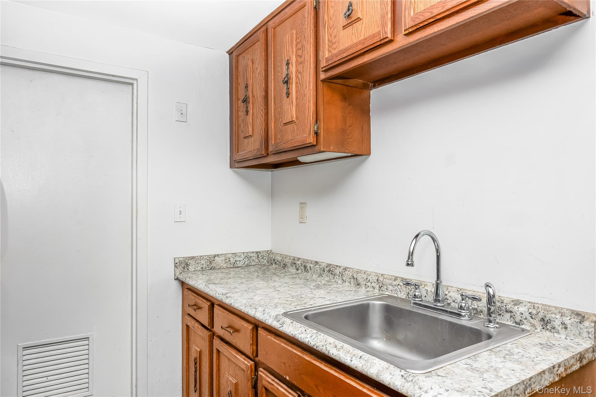 84 Glen Hollow Drive – For Sale photo 14