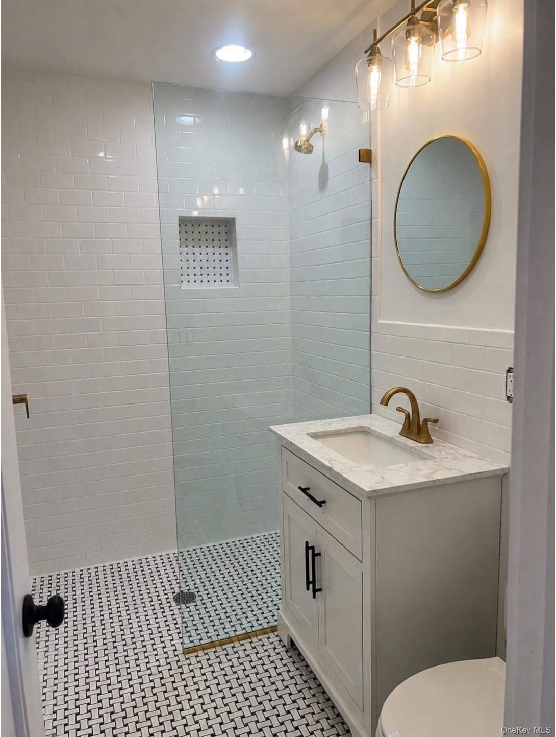 126 E Main Street, Unit B photo 3