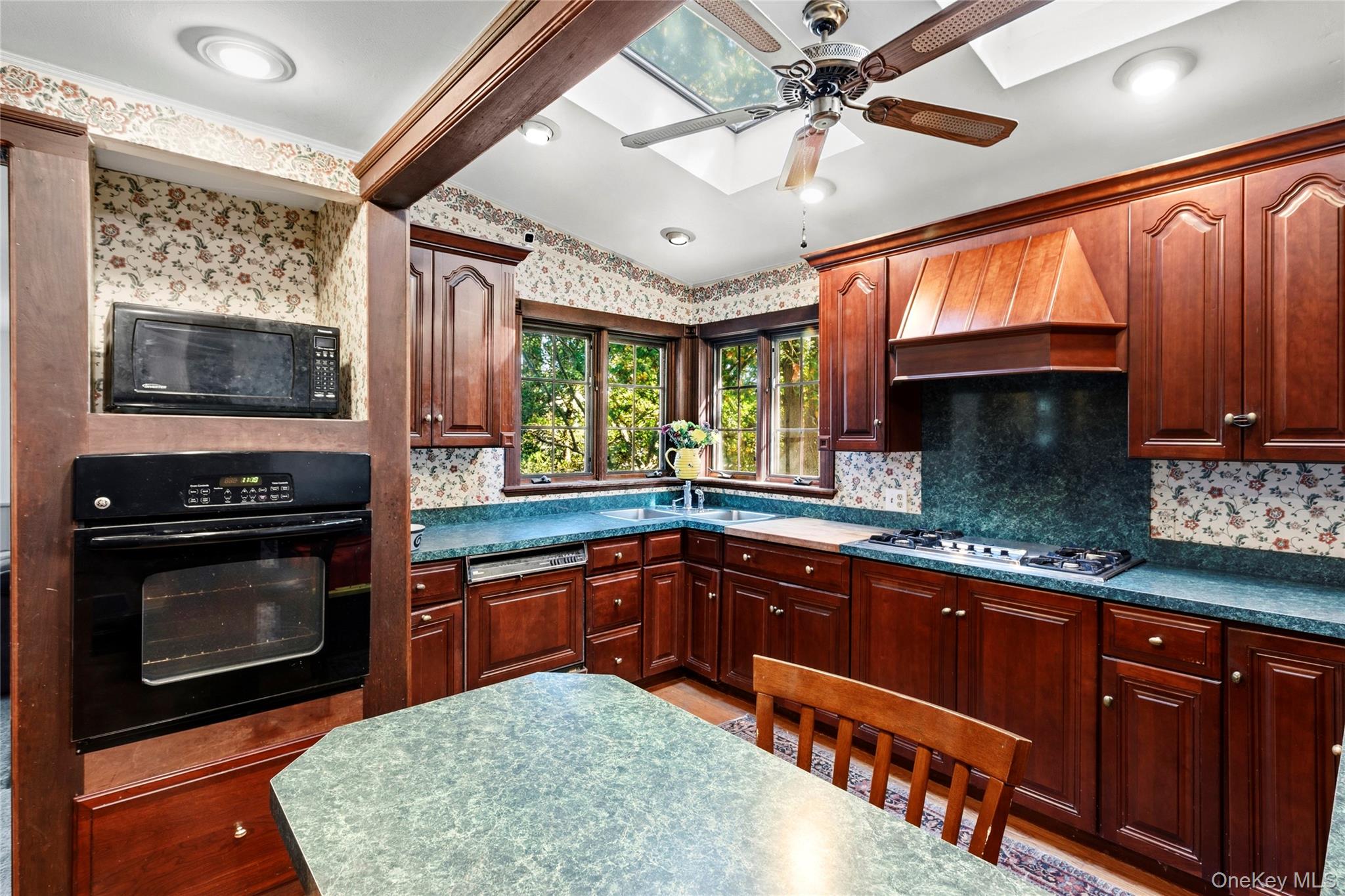 650 Grove Drive – For Sale photo 9