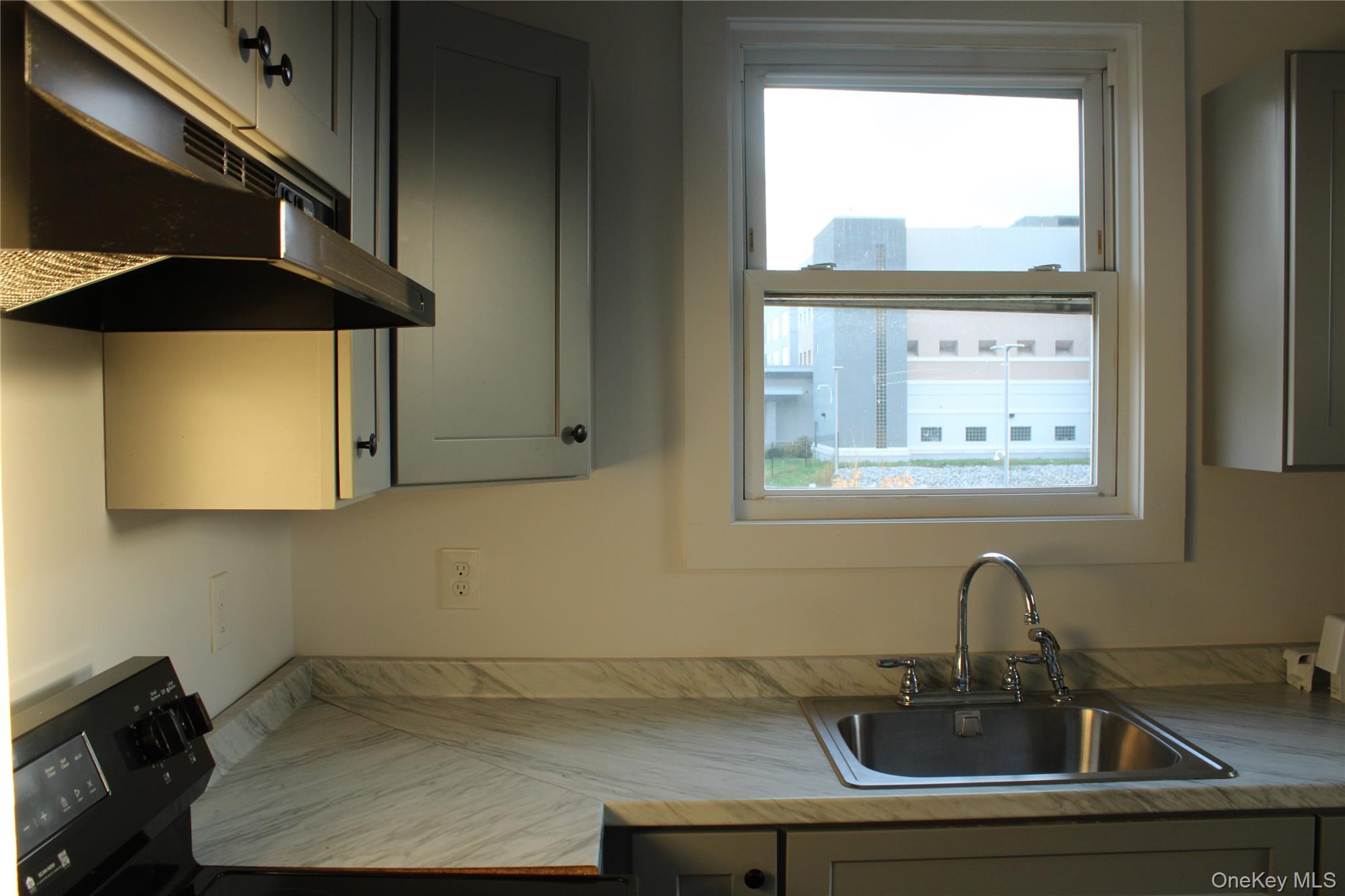 188 N Hamilton Street, Unit 2 photo 22