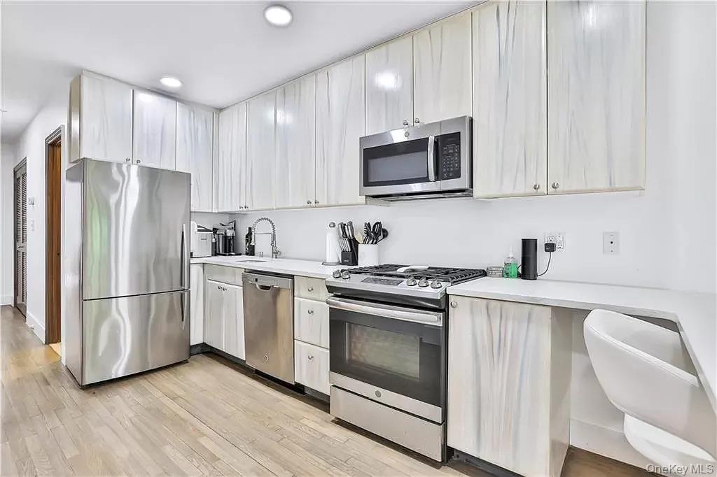 3368 Shore Parkway, Unit 2B photo 5