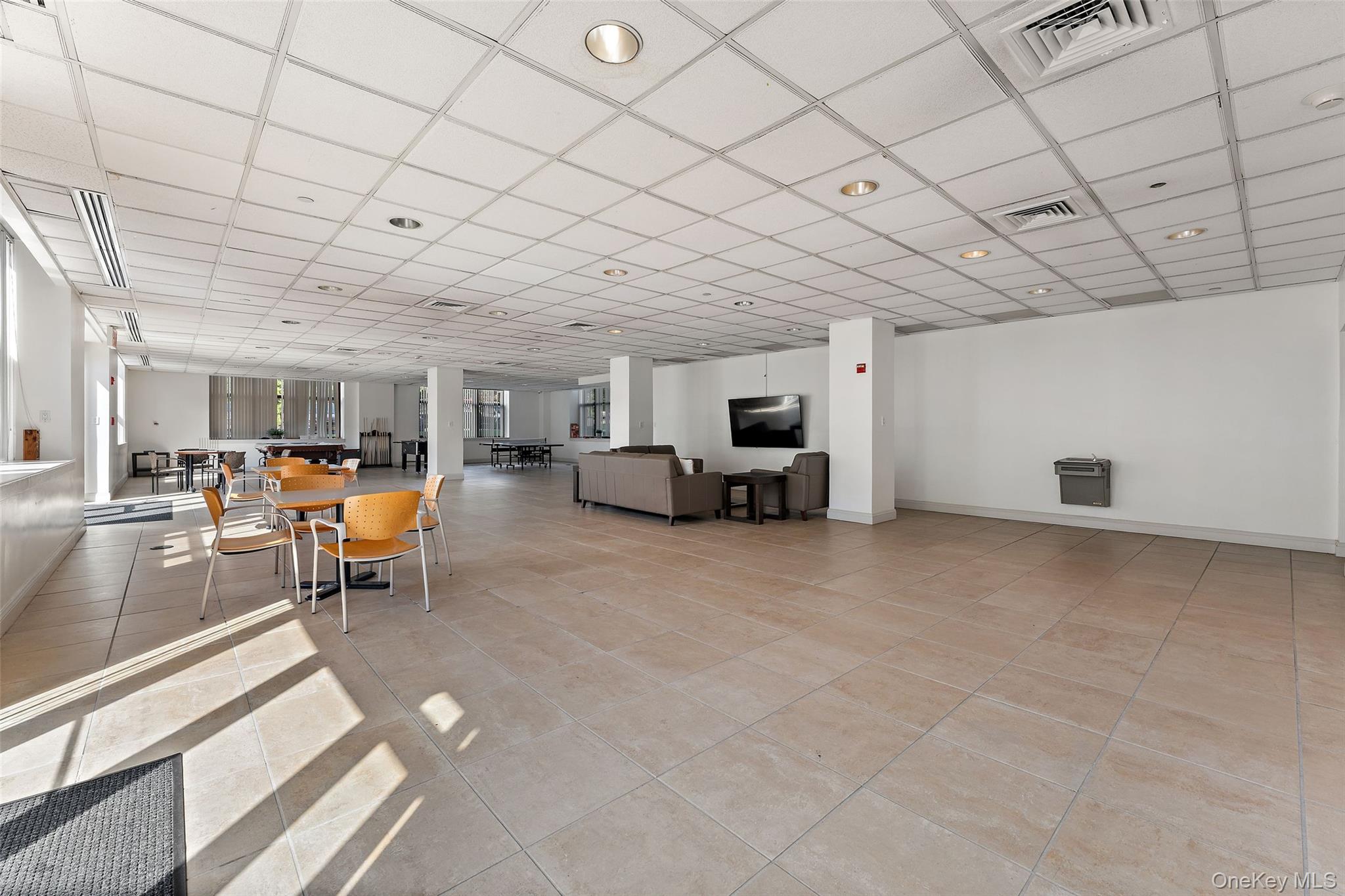 1 Scarsdale Road, Unit 403 photo 20