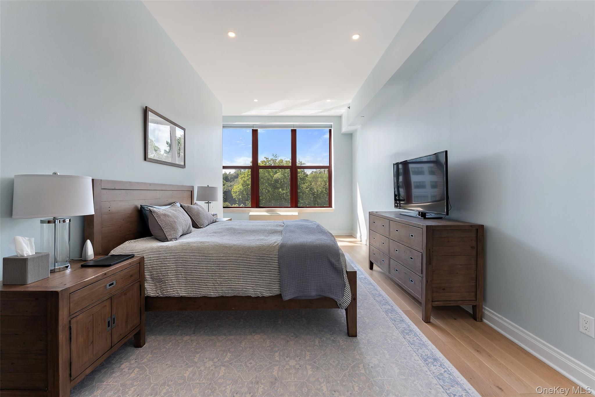 1 Scarsdale Road, Unit 403 photo 10