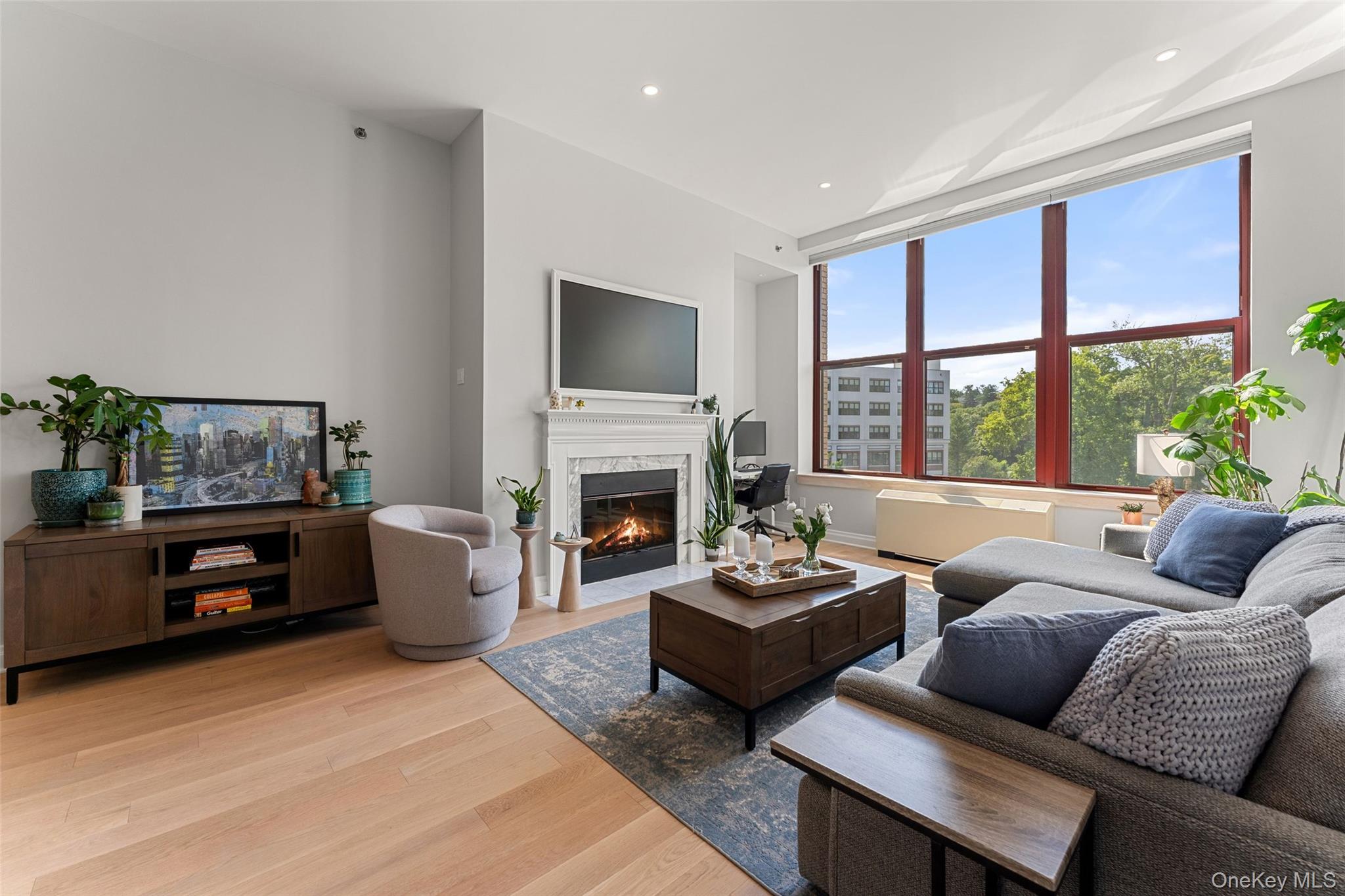 1 Scarsdale Road, Unit 403 photo 8