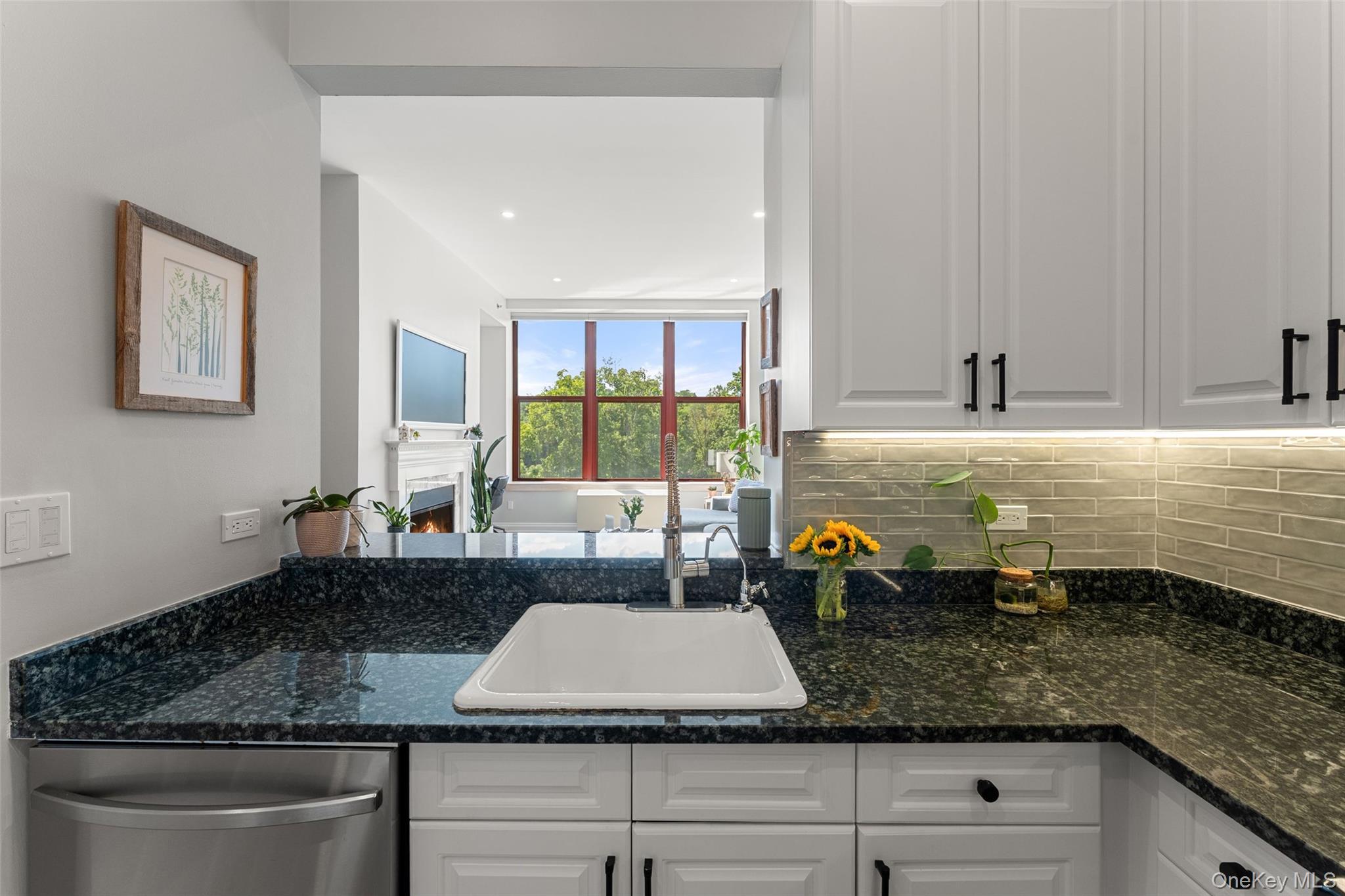 1 Scarsdale Road, Unit 403 photo 6