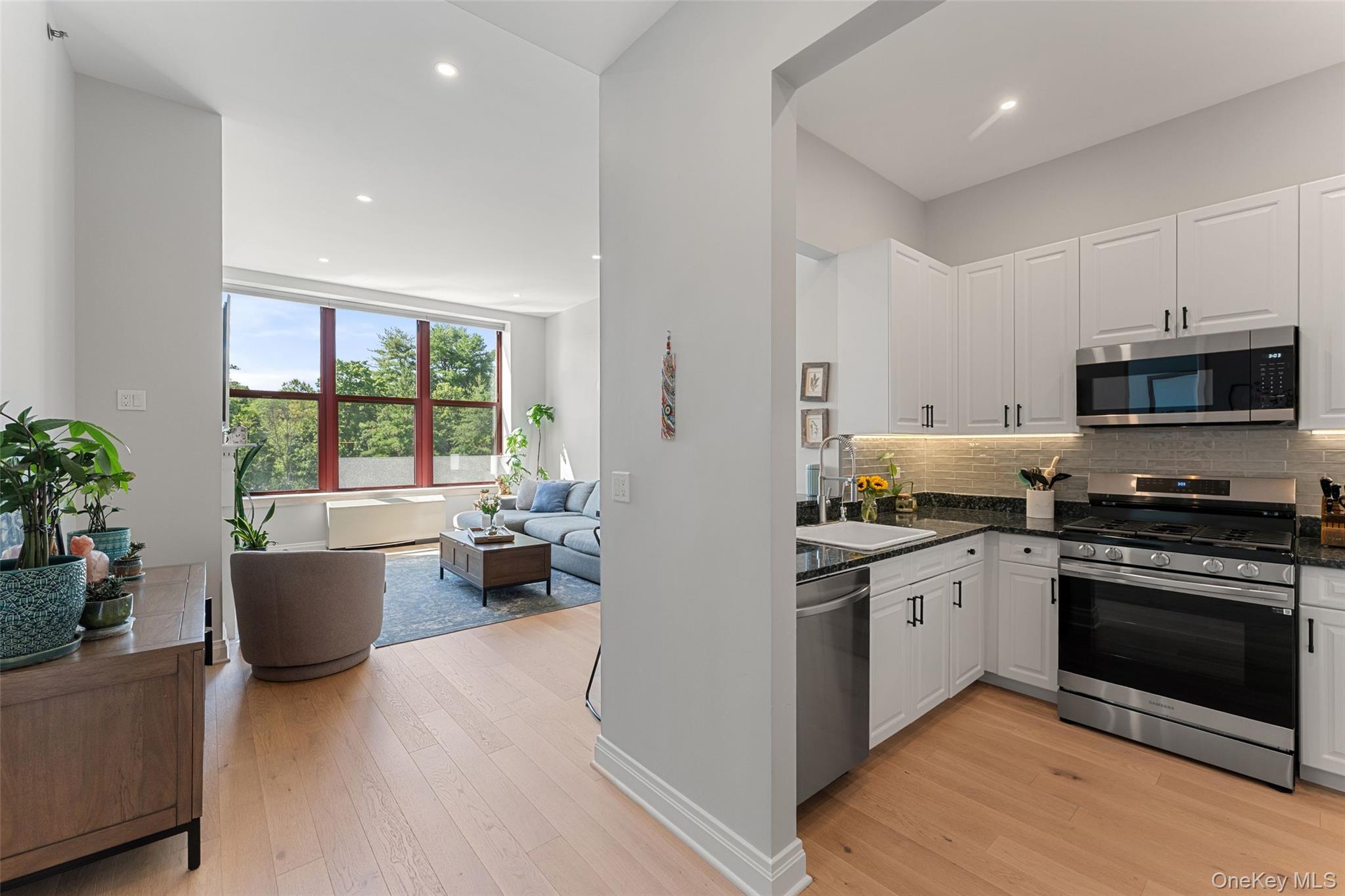 1 Scarsdale Road, Unit 403 photo 5