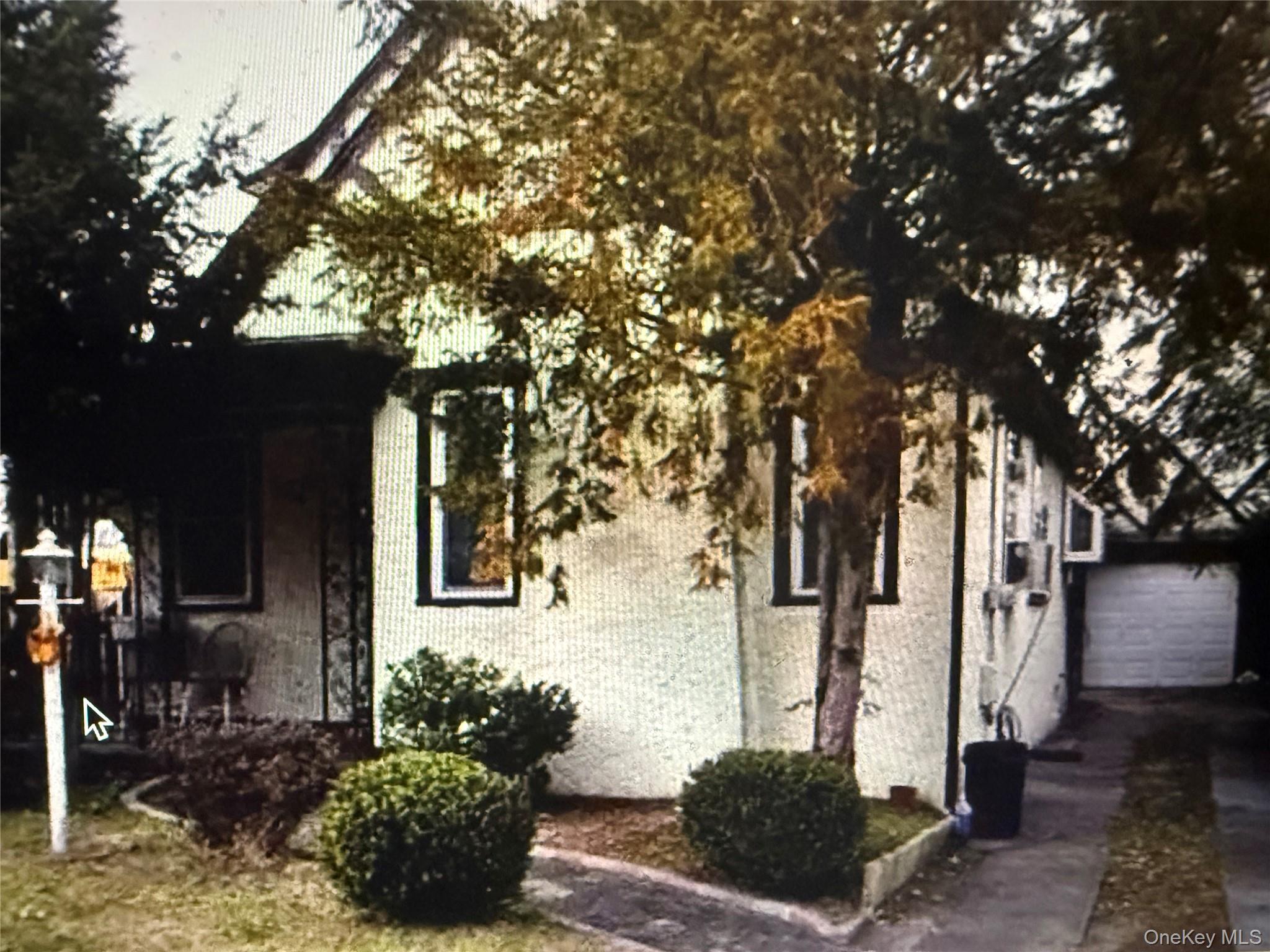 735 Wesley Street – For Rent