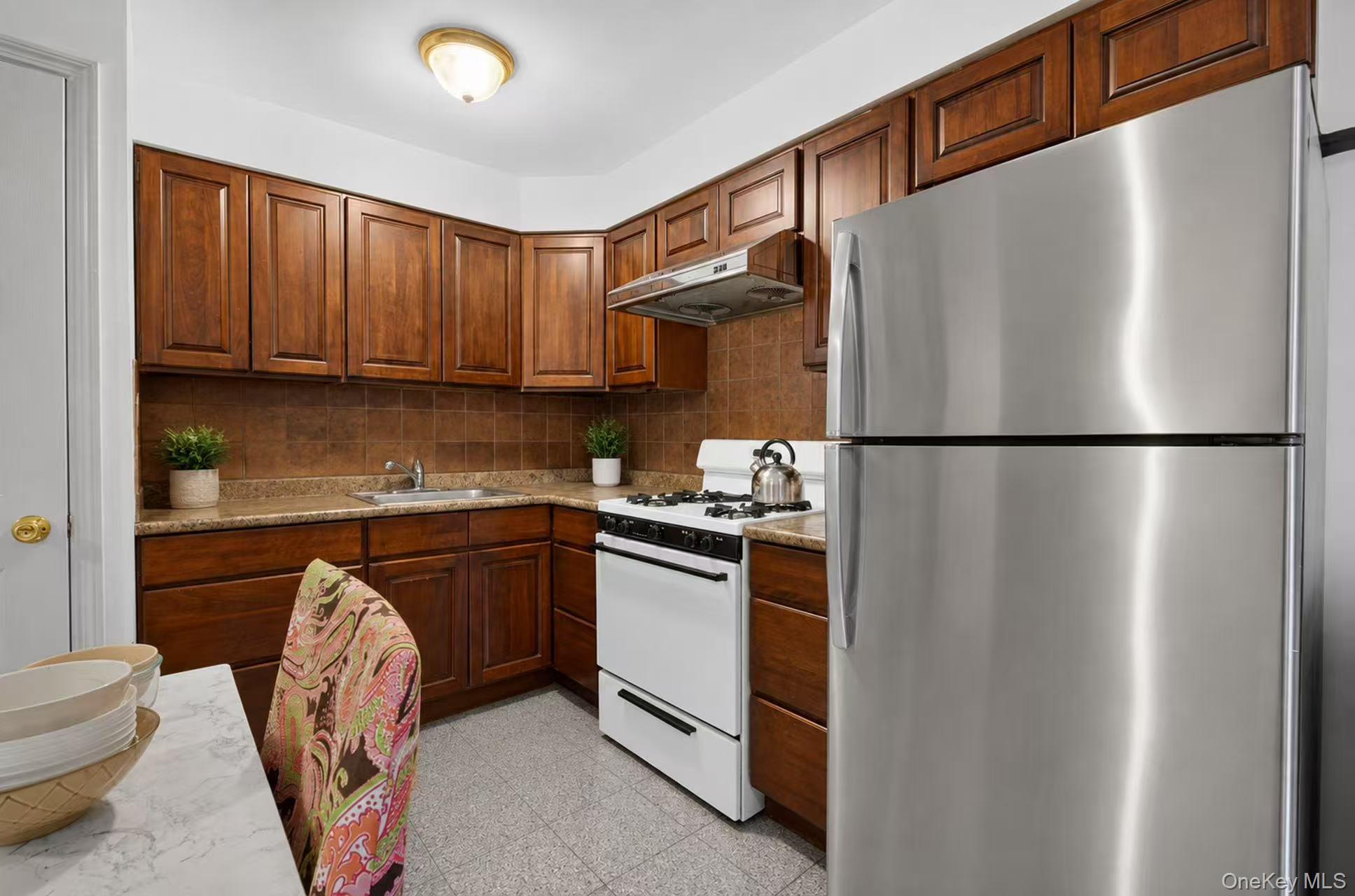 10005 37th Avenue, Unit 1B photo 8