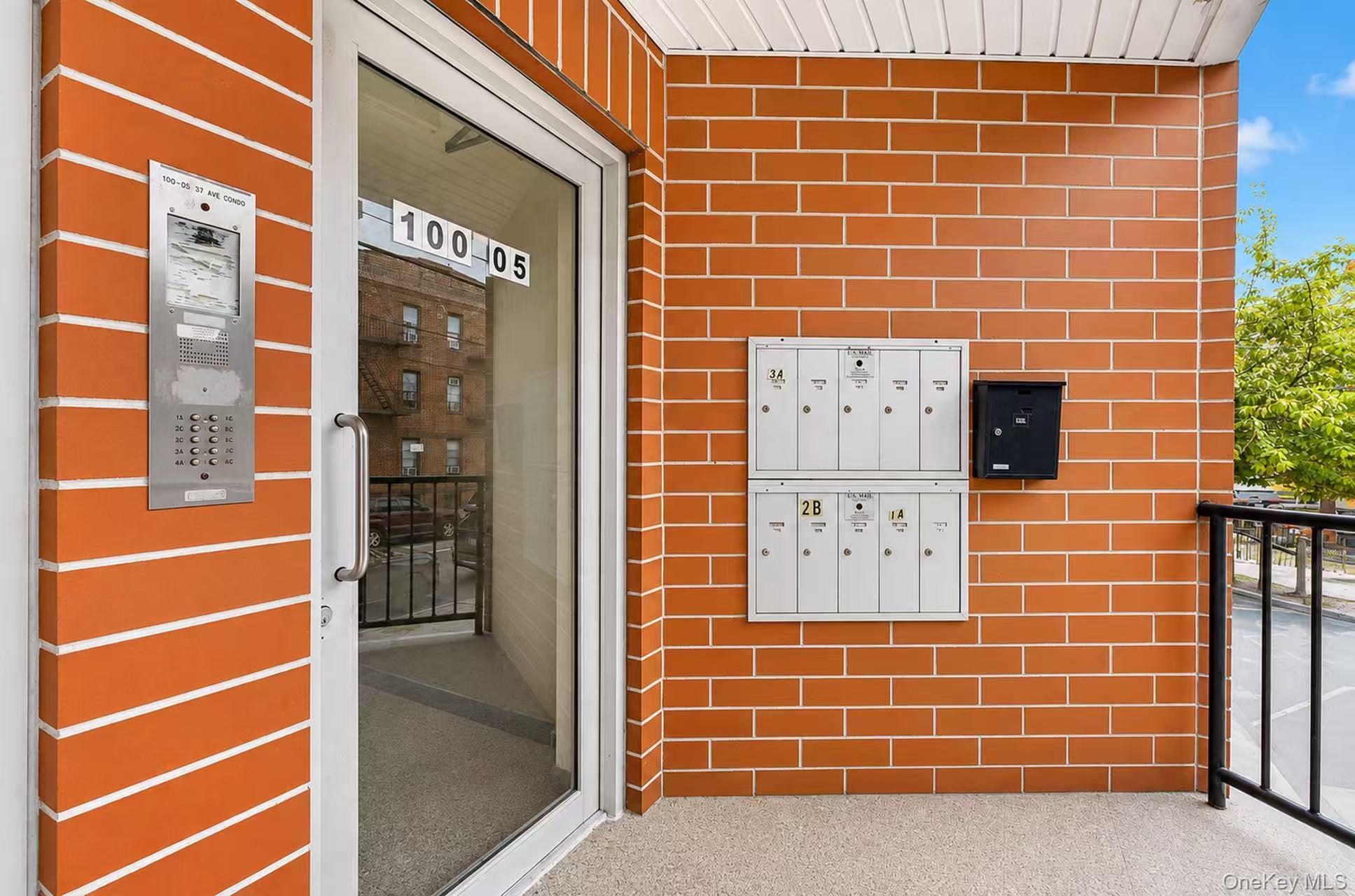 10005 37th Avenue, Unit 1B photo 2