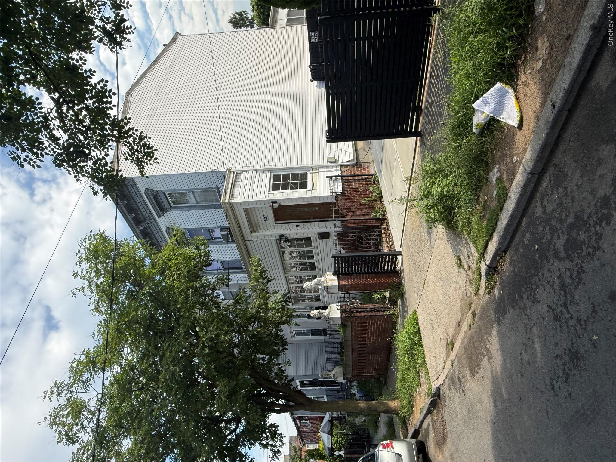 537 Jerome Street – For Sale