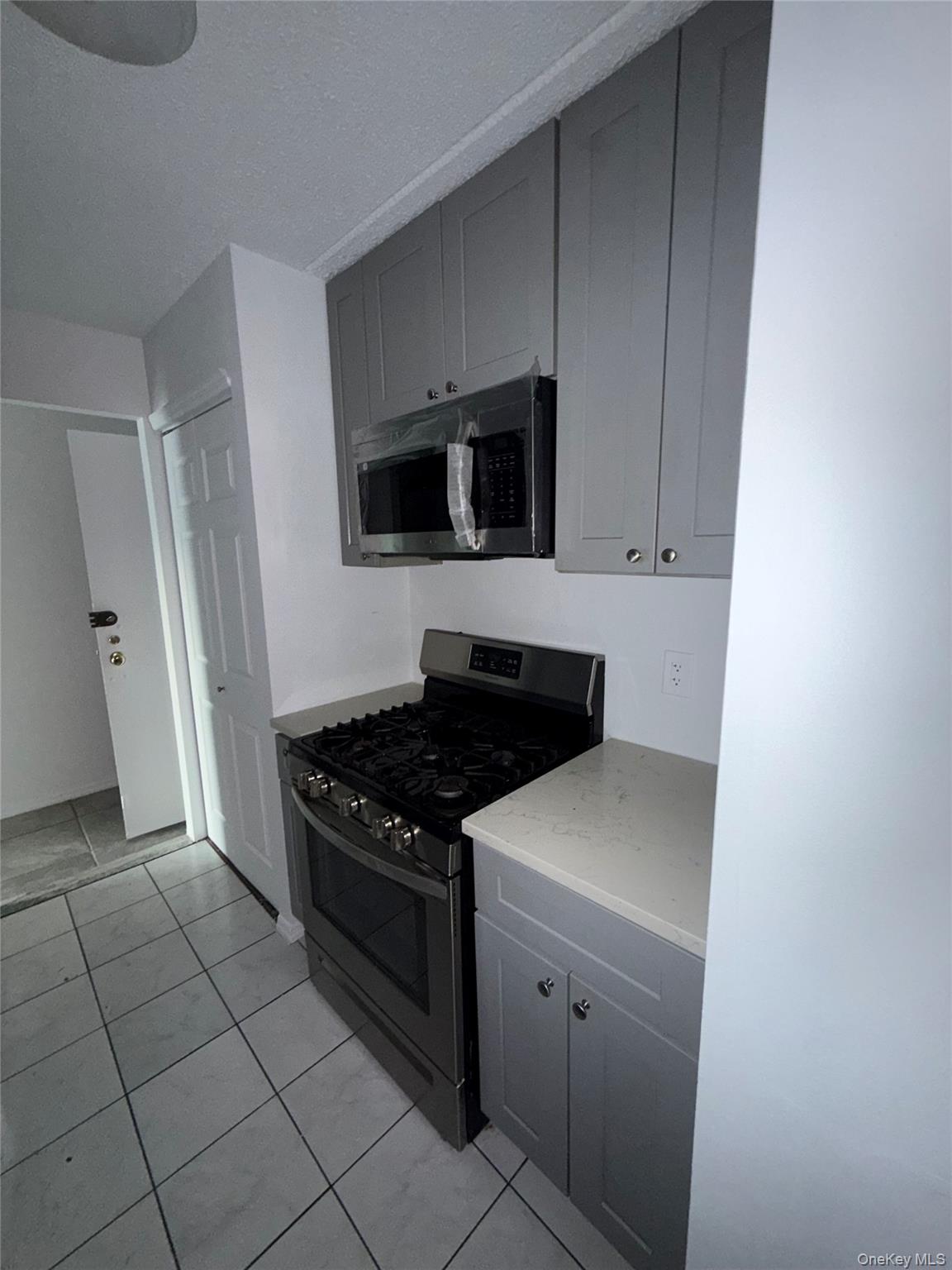 1116 Warburton Avenue, Unit 2G photo 32