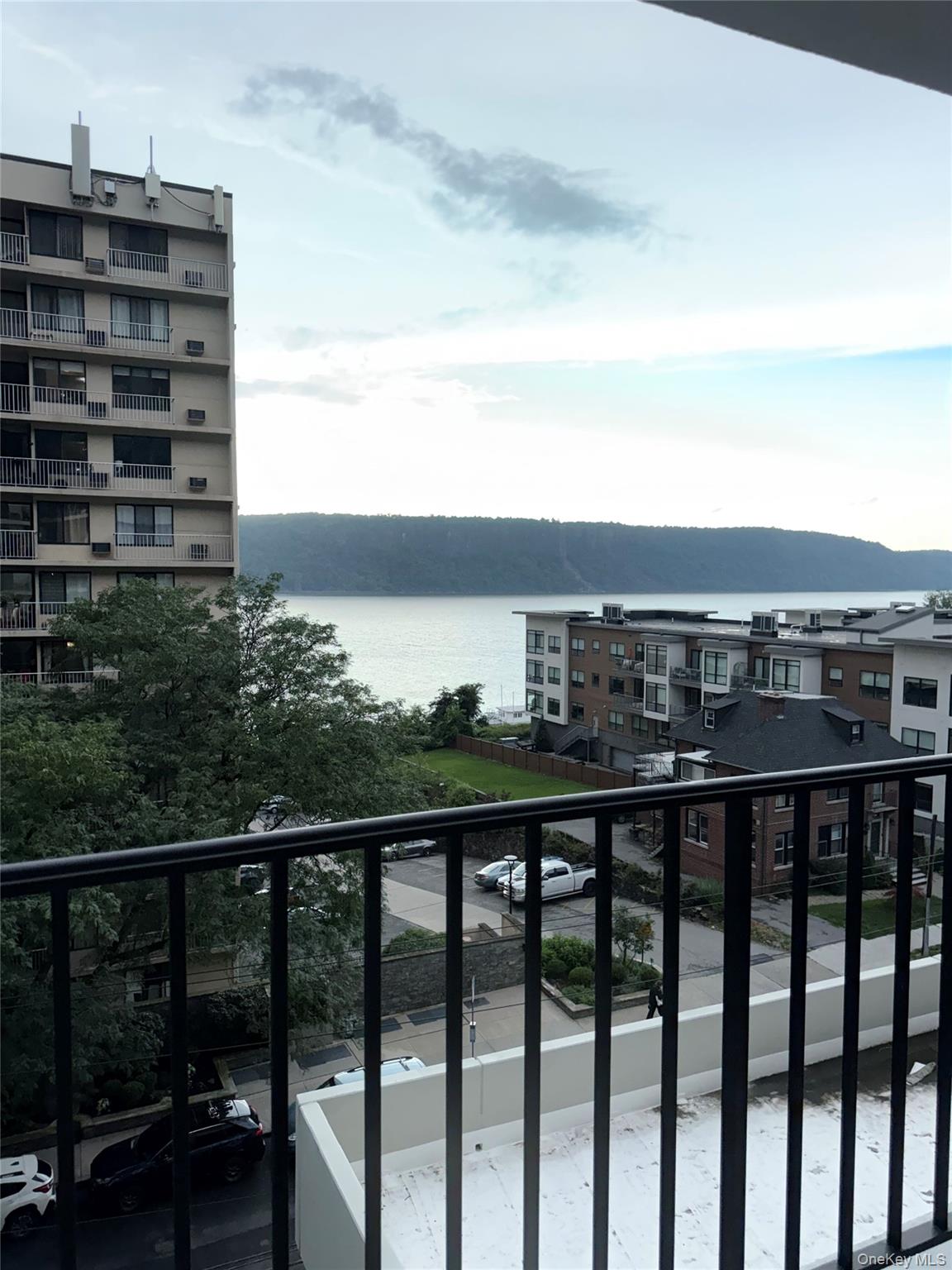 1116 Warburton Avenue, Unit 2G