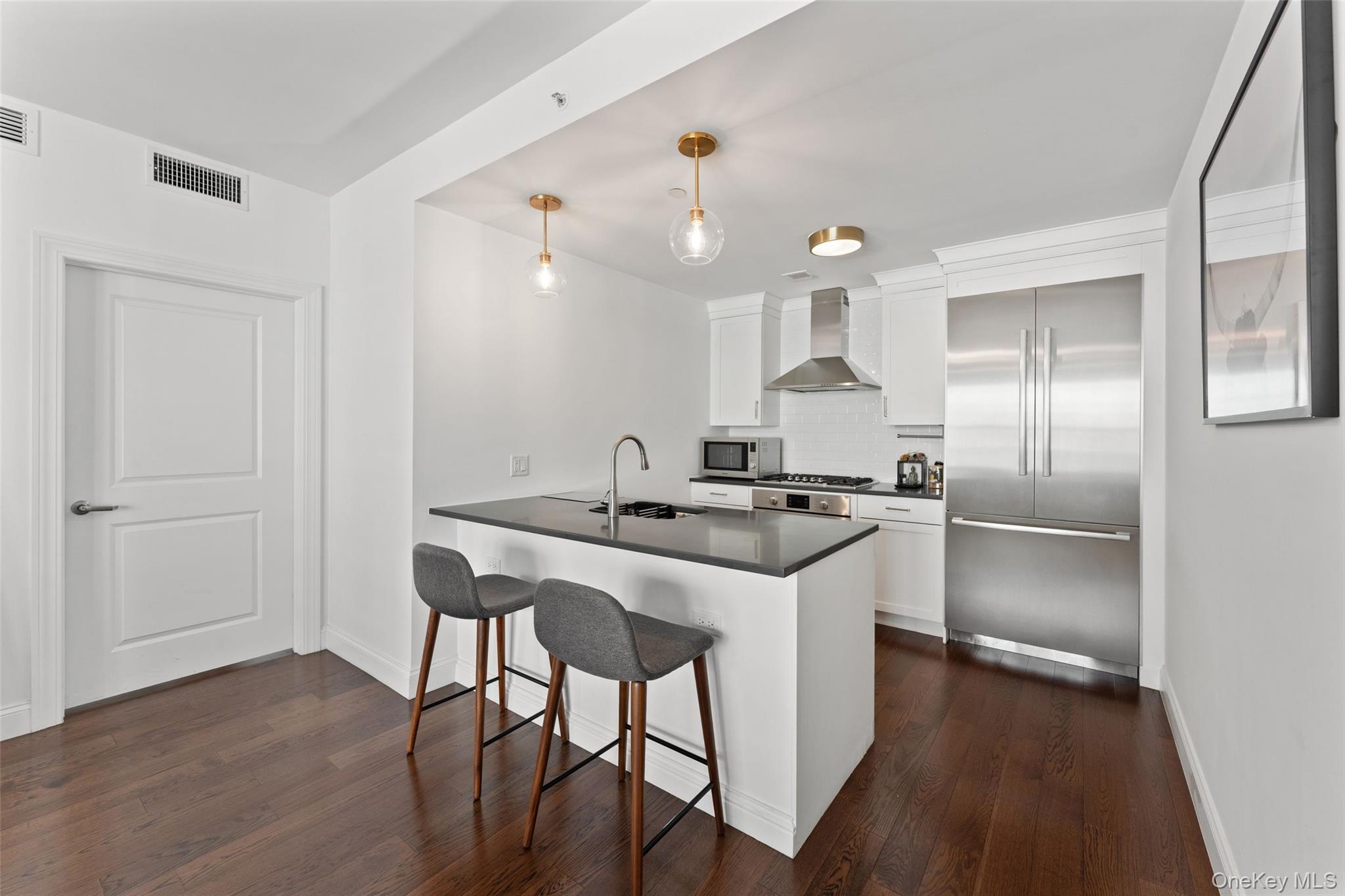 10 Byron Place, Unit 504 photo 6