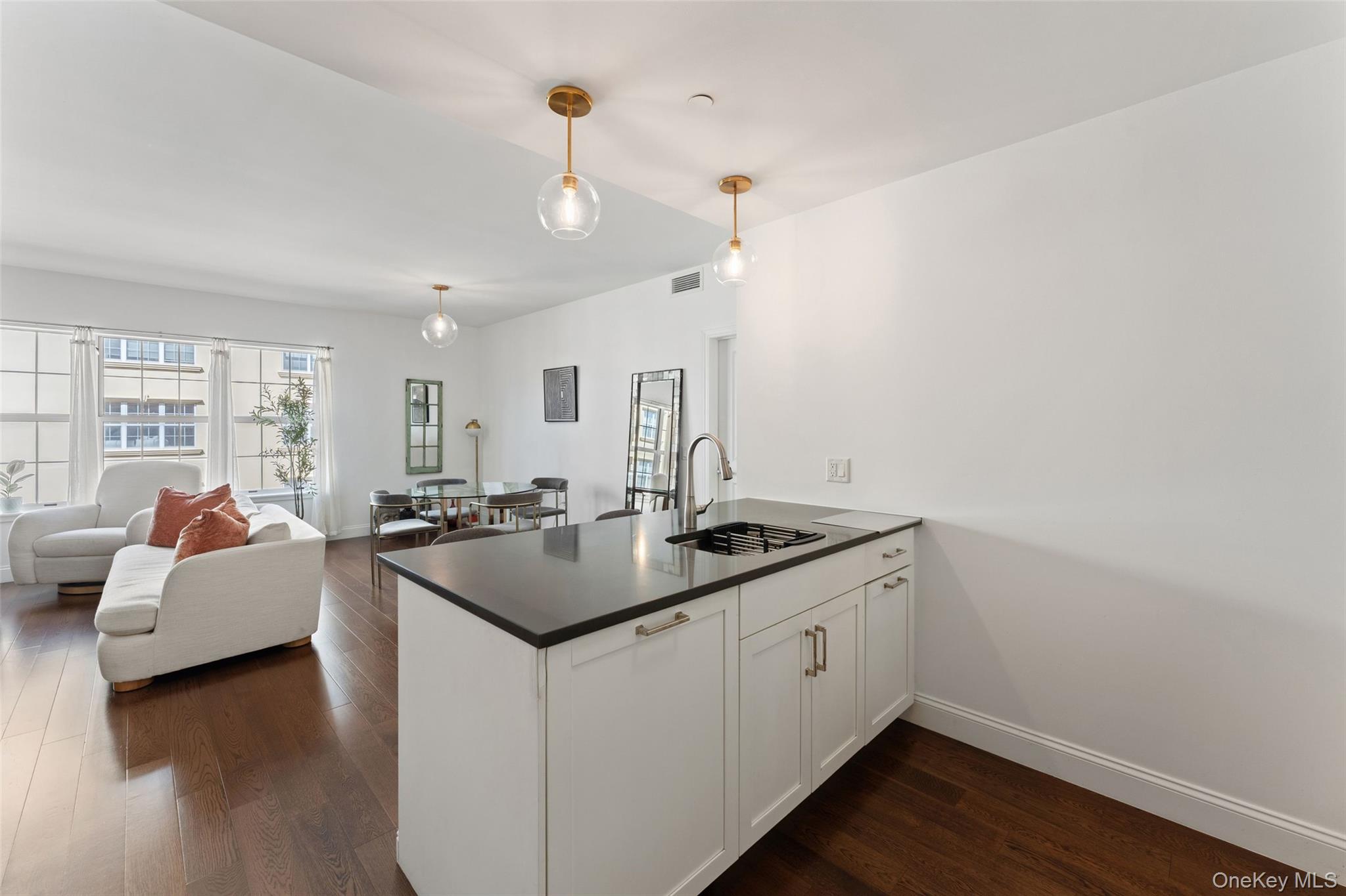 10 Byron Place, Unit 504 photo 5