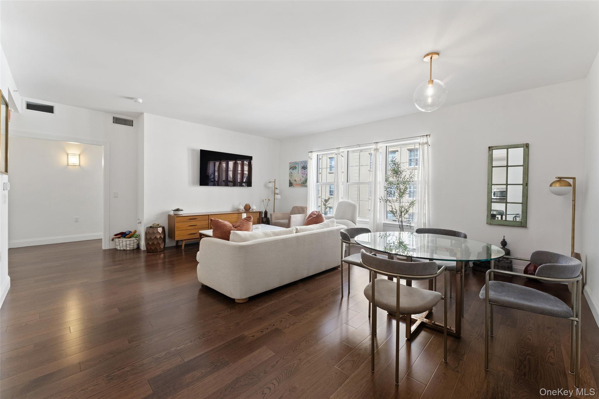 10 Byron Place, Unit 504 photo 2