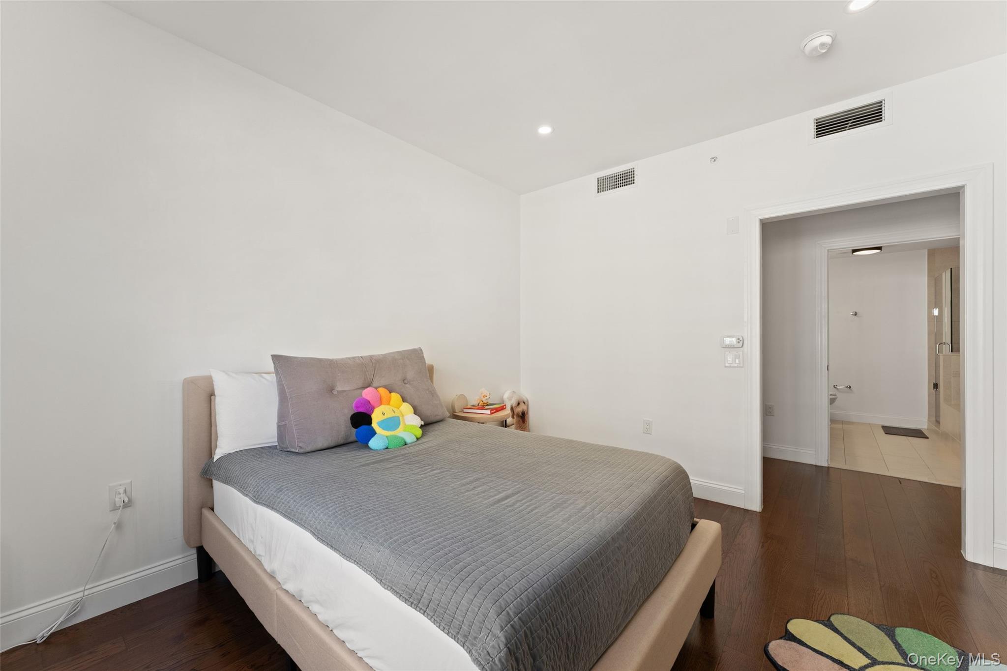 10 Byron Place, Unit 504 photo 15