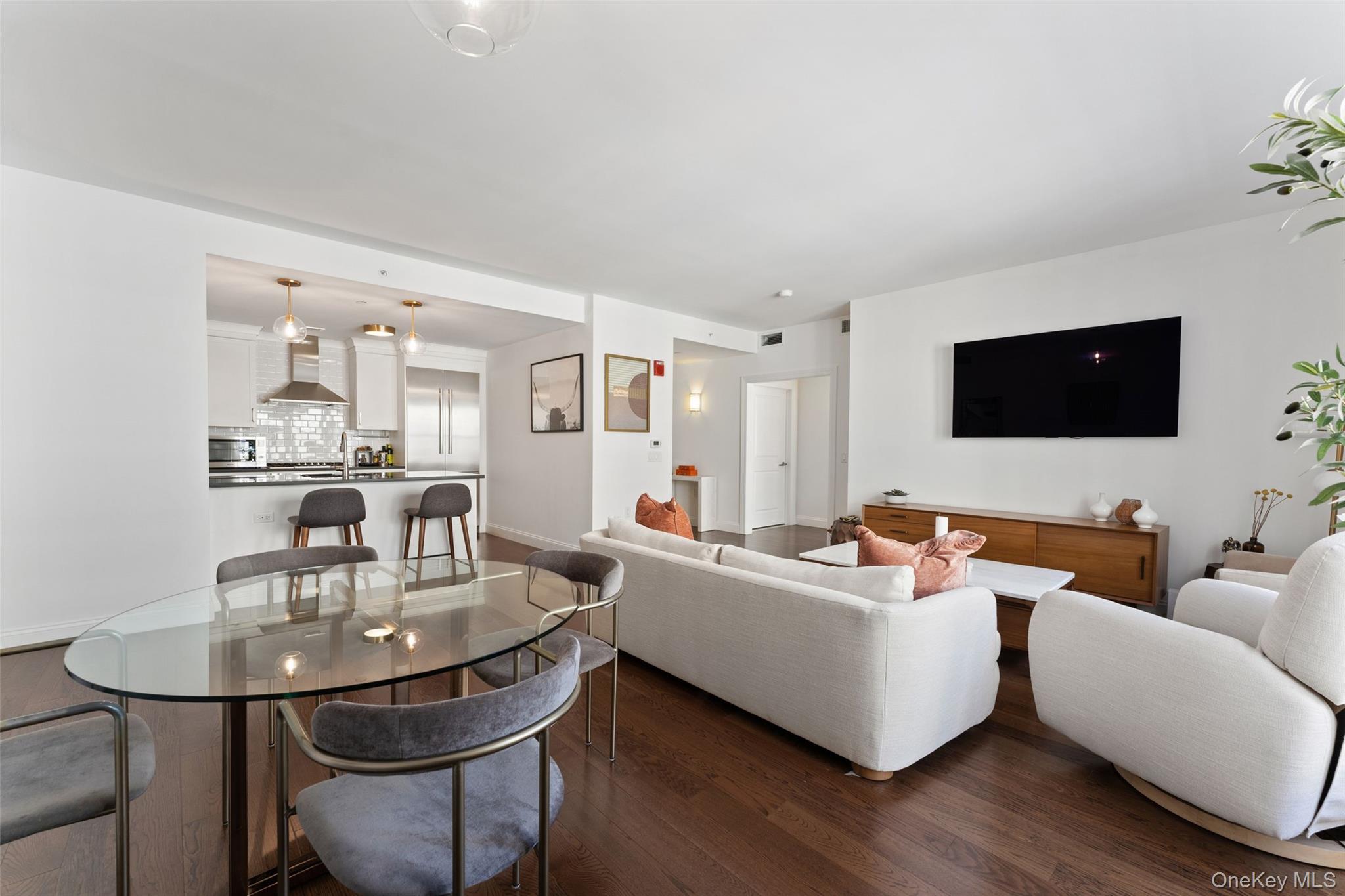 10 Byron Place, Unit 504 photo 3