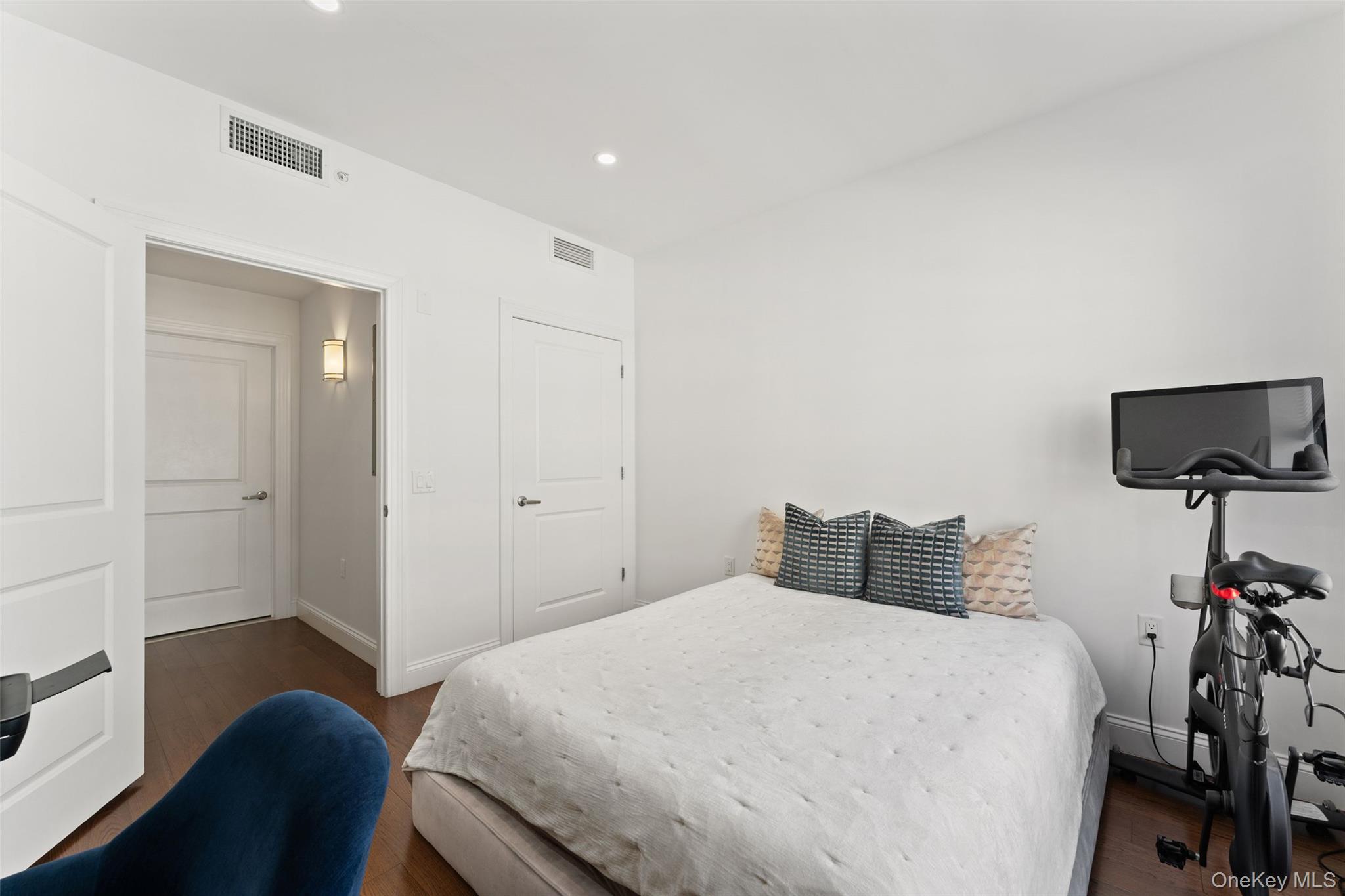 10 Byron Place, Unit 504 photo 12