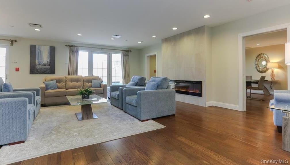 10 Byron Place, Unit 504 photo 18