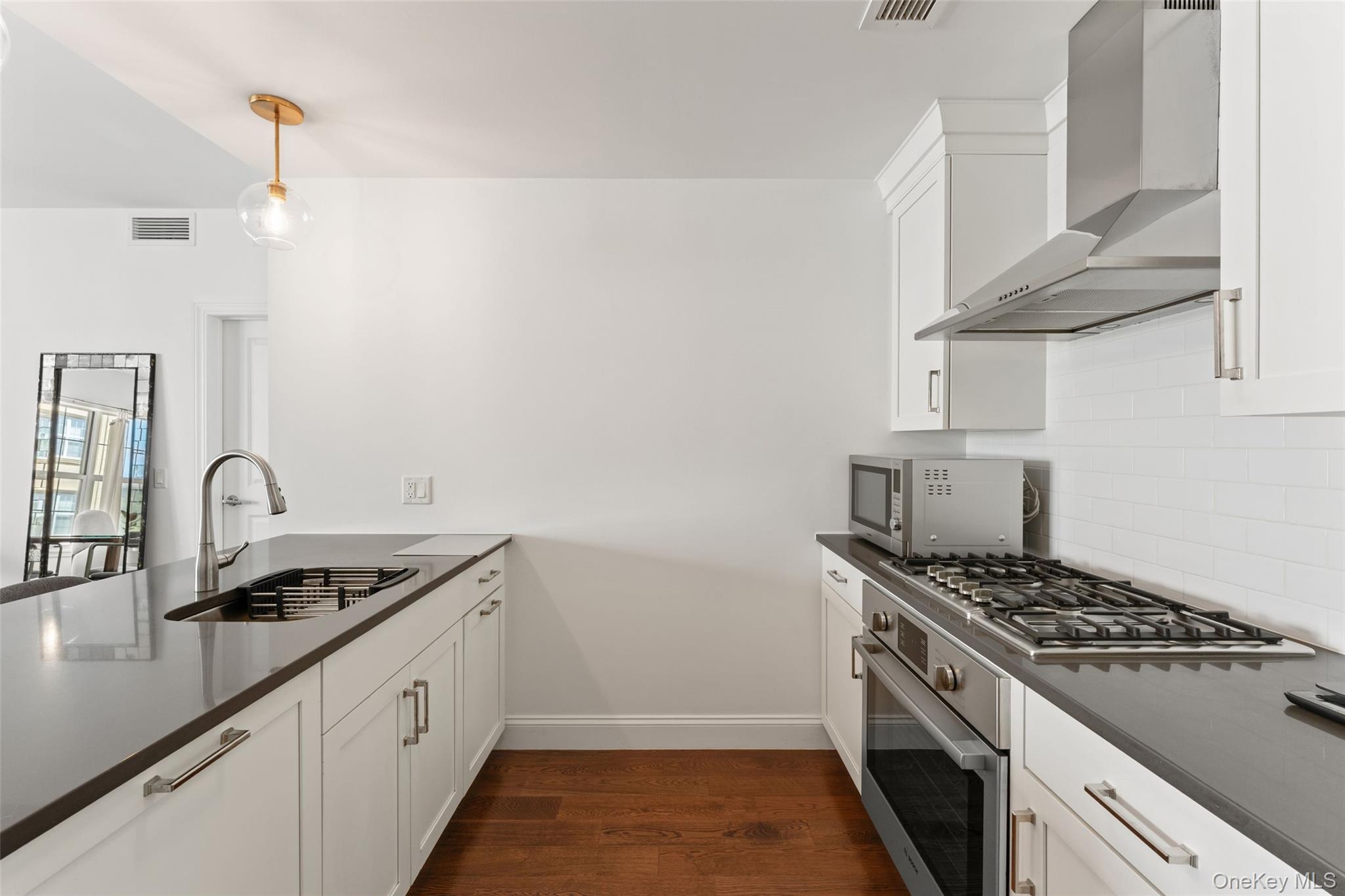 10 Byron Place, Unit 504 photo 8
