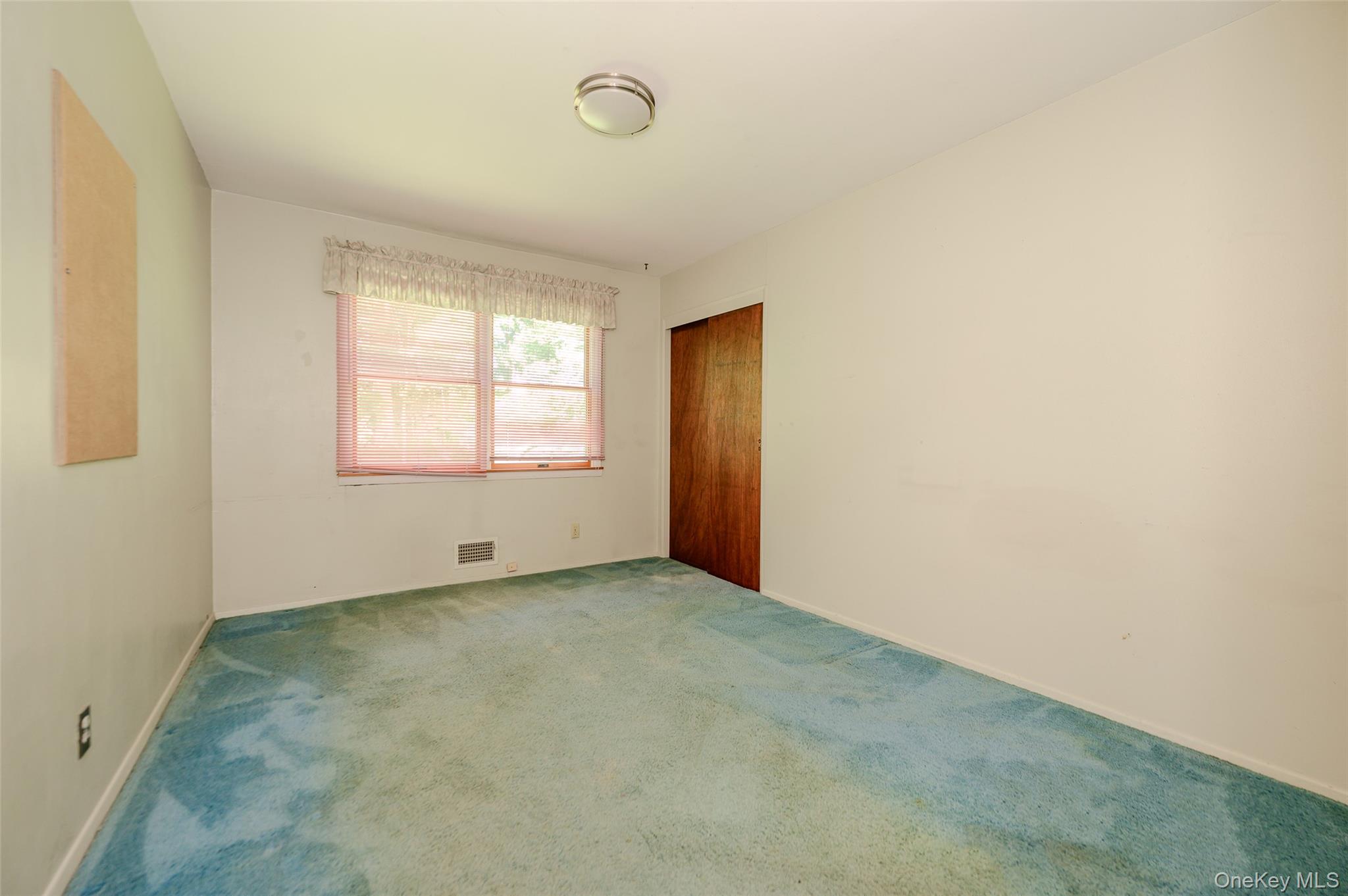 9 Somerstown Road – For Sale photo 2