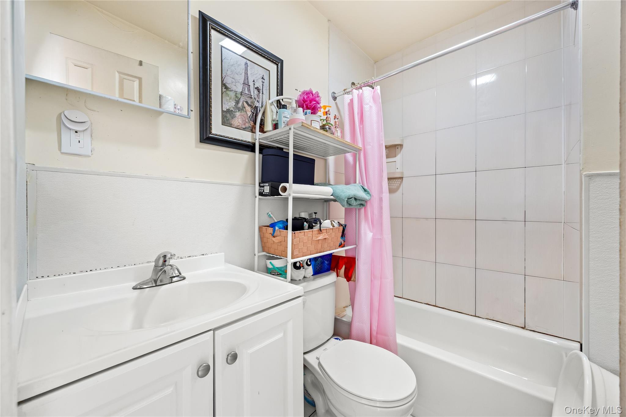 131-44 40 Road – For Sale photo 4