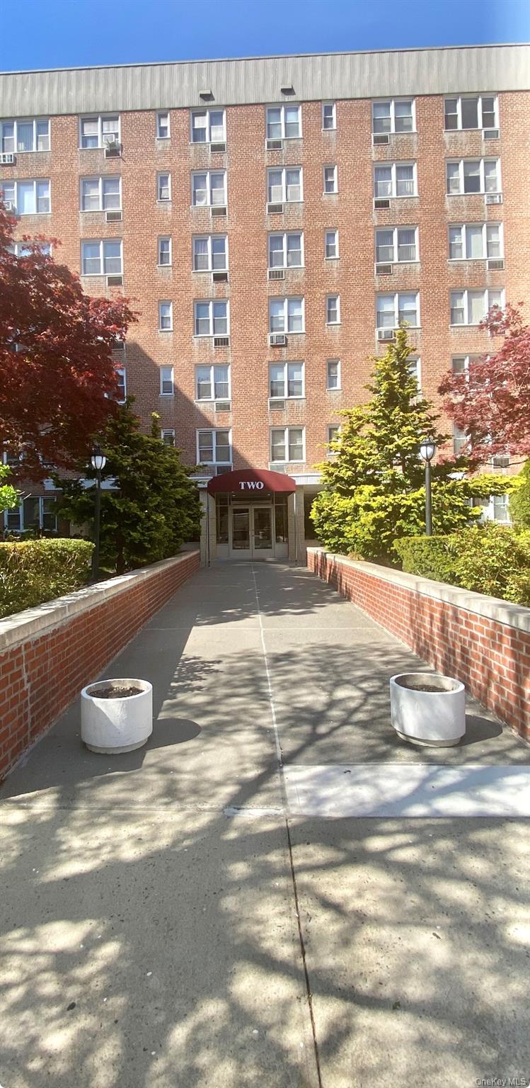 2 Sadore Lane, Unit 5Z