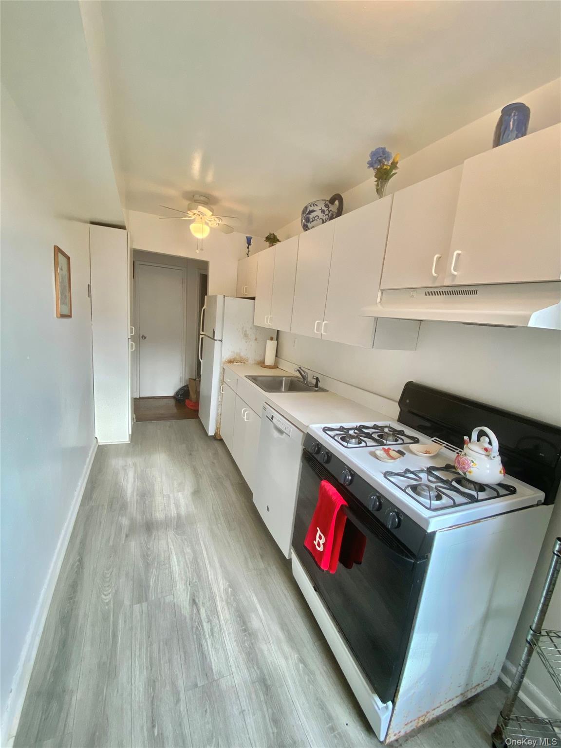 2 Sadore Lane, Unit 5Z photo 11