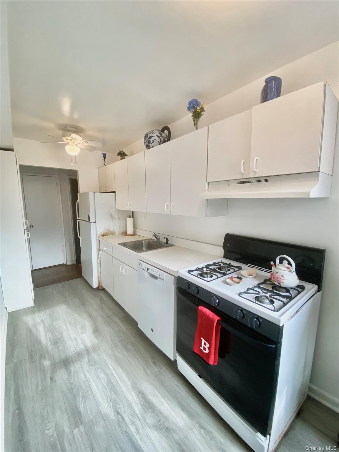 2 Sadore Lane, Unit 5Z photo 12