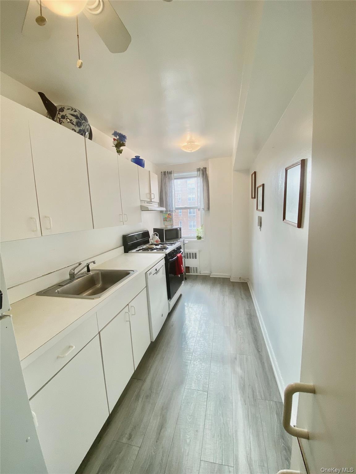 2 Sadore Lane, Unit 5Z photo 10