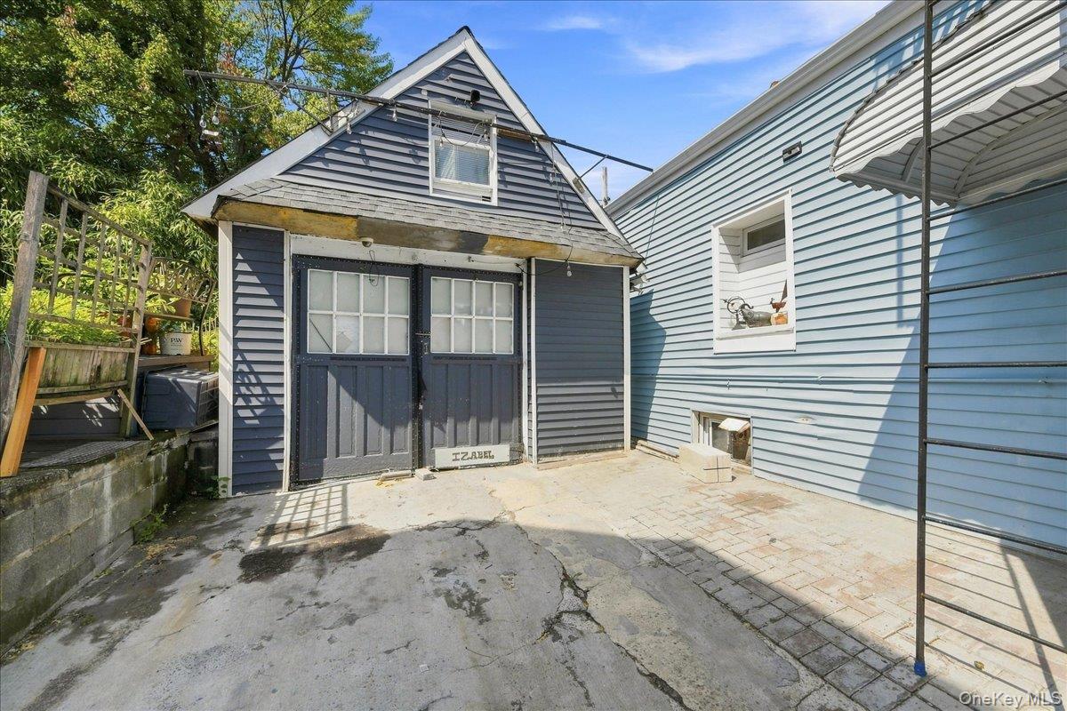 228 N 5th Avenue – For Sale photo 3