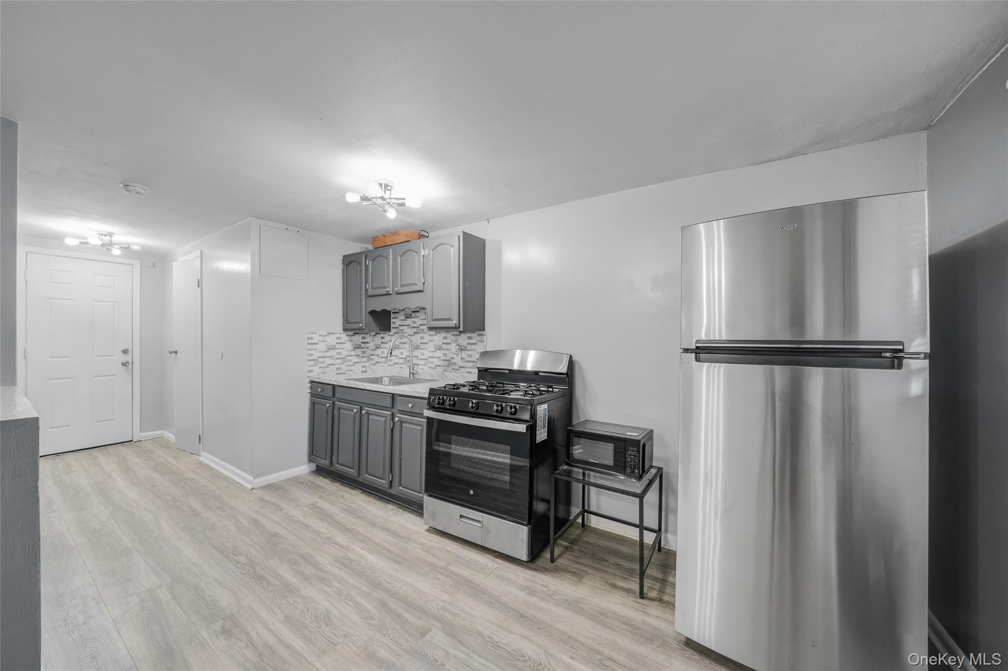 1318 East 58th Street, Unit 1 photo 5