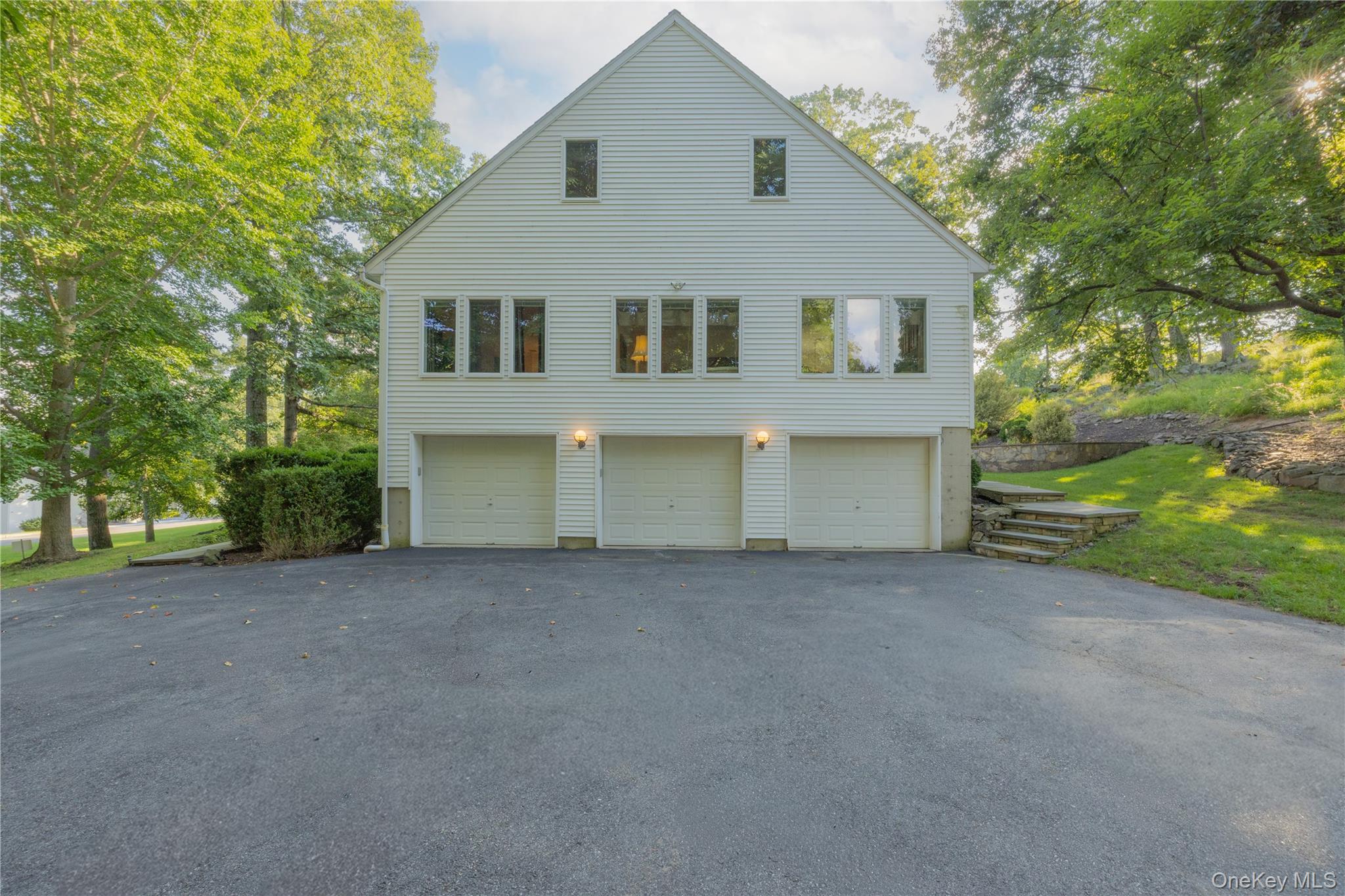 11 Hawk Nest Road – For Sale photo 4