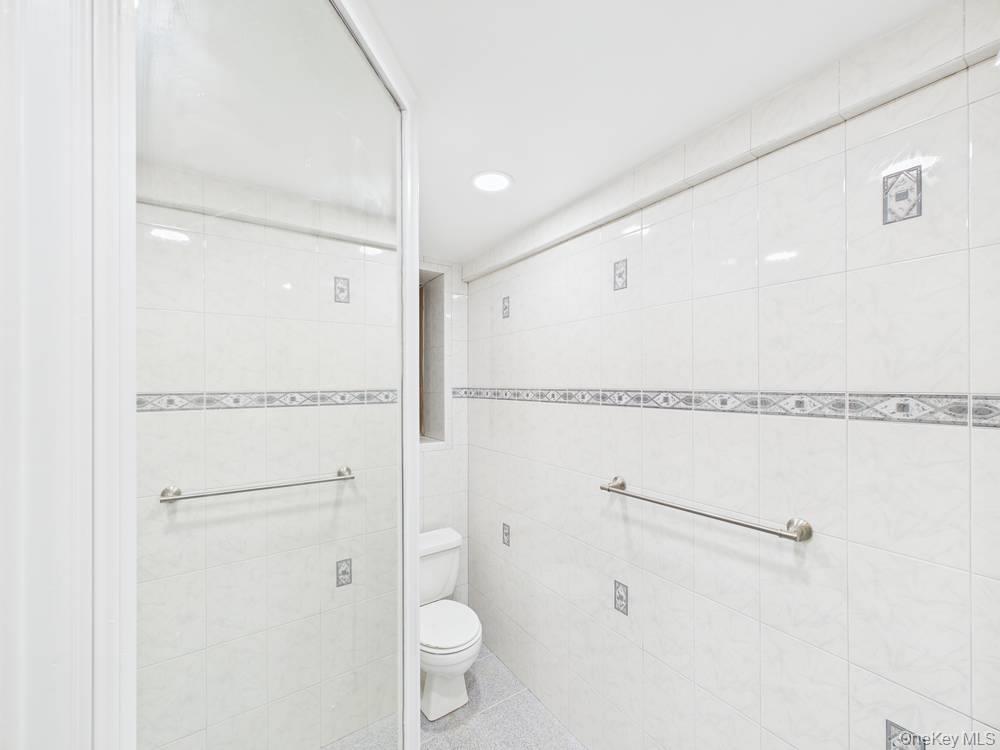 88-10 34 Avenue, Unit 3K photo 7