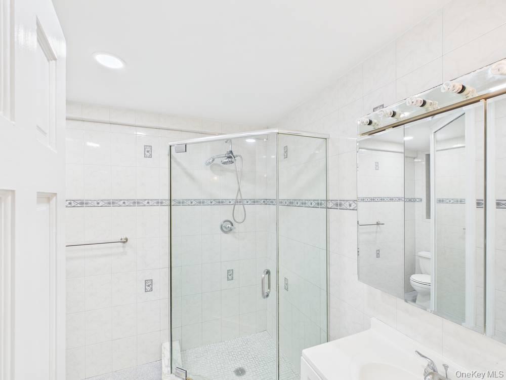 88-10 34 Avenue, Unit 3K photo 6
