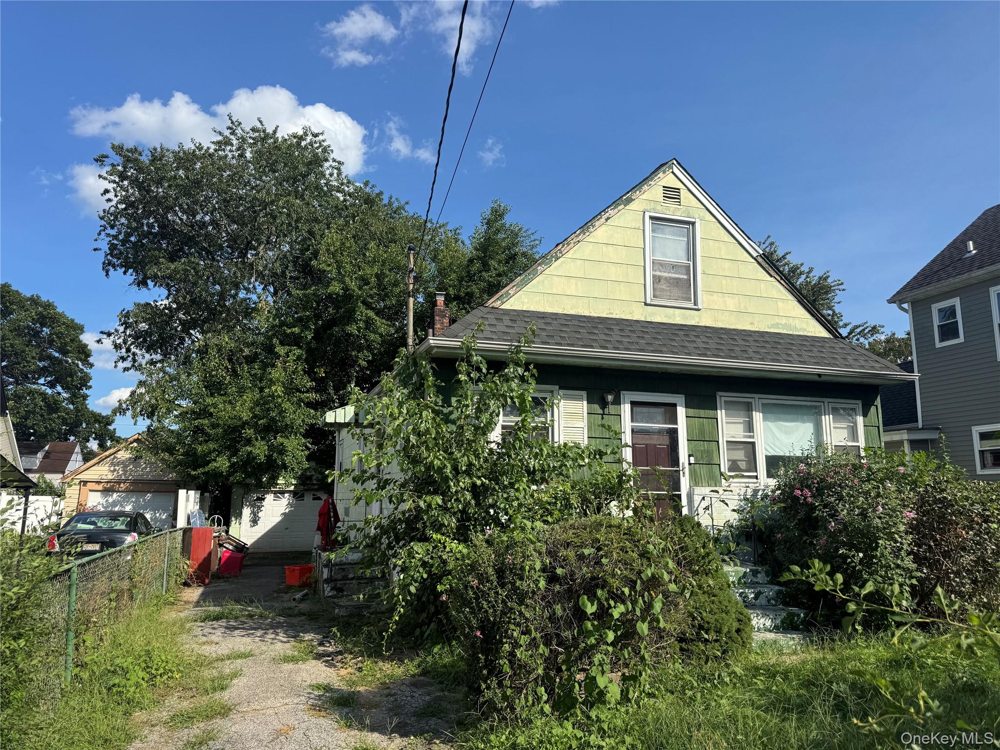 283 Doherty Avenue – For Sale photo 2