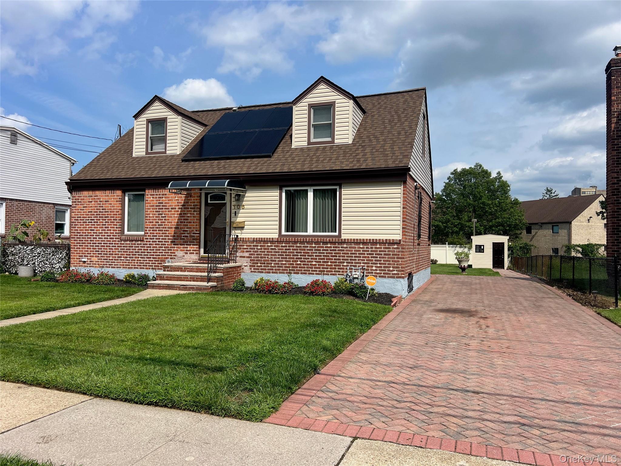 106 Lawrence Street – For Sale