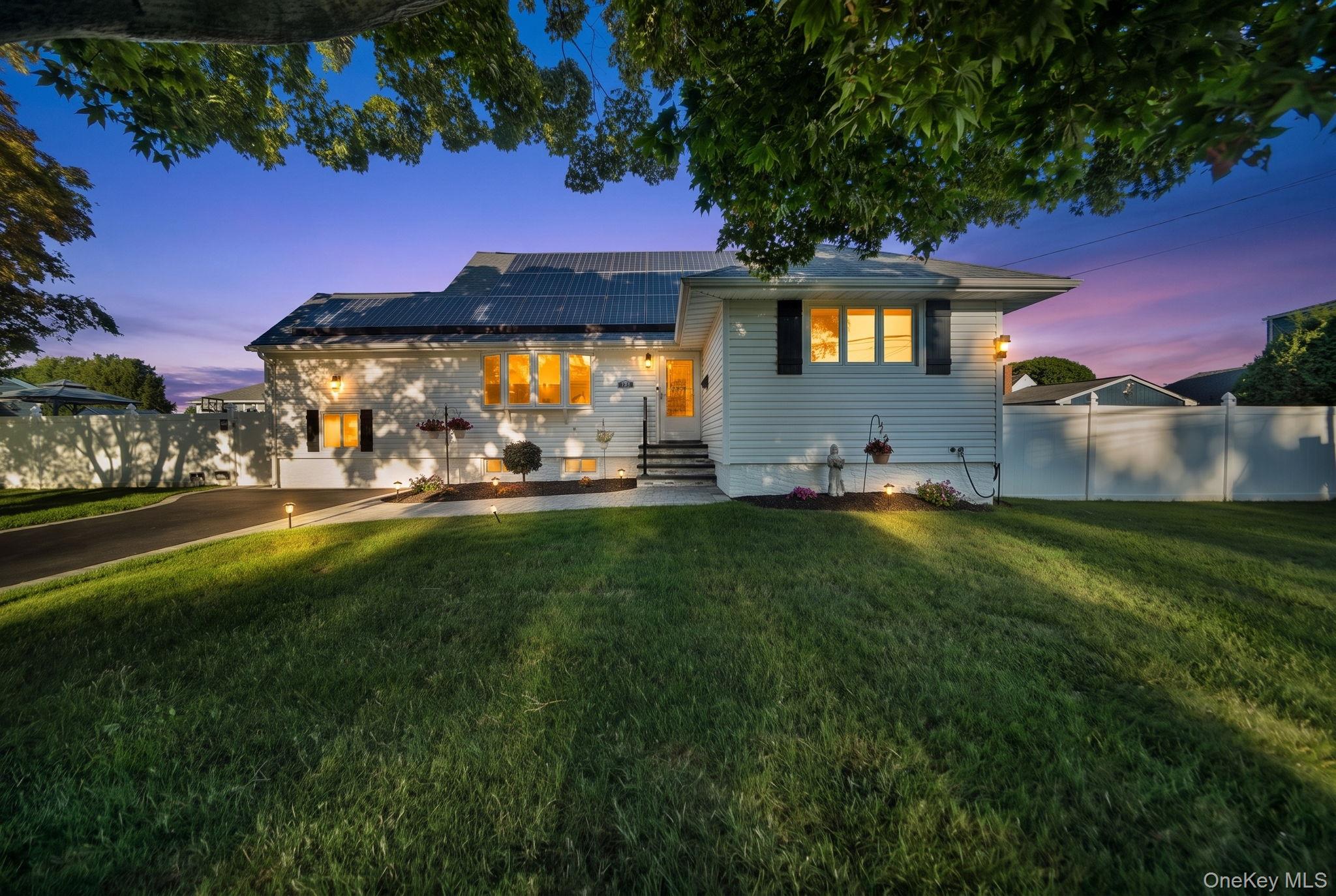 103 Queens Avenue – For Sale