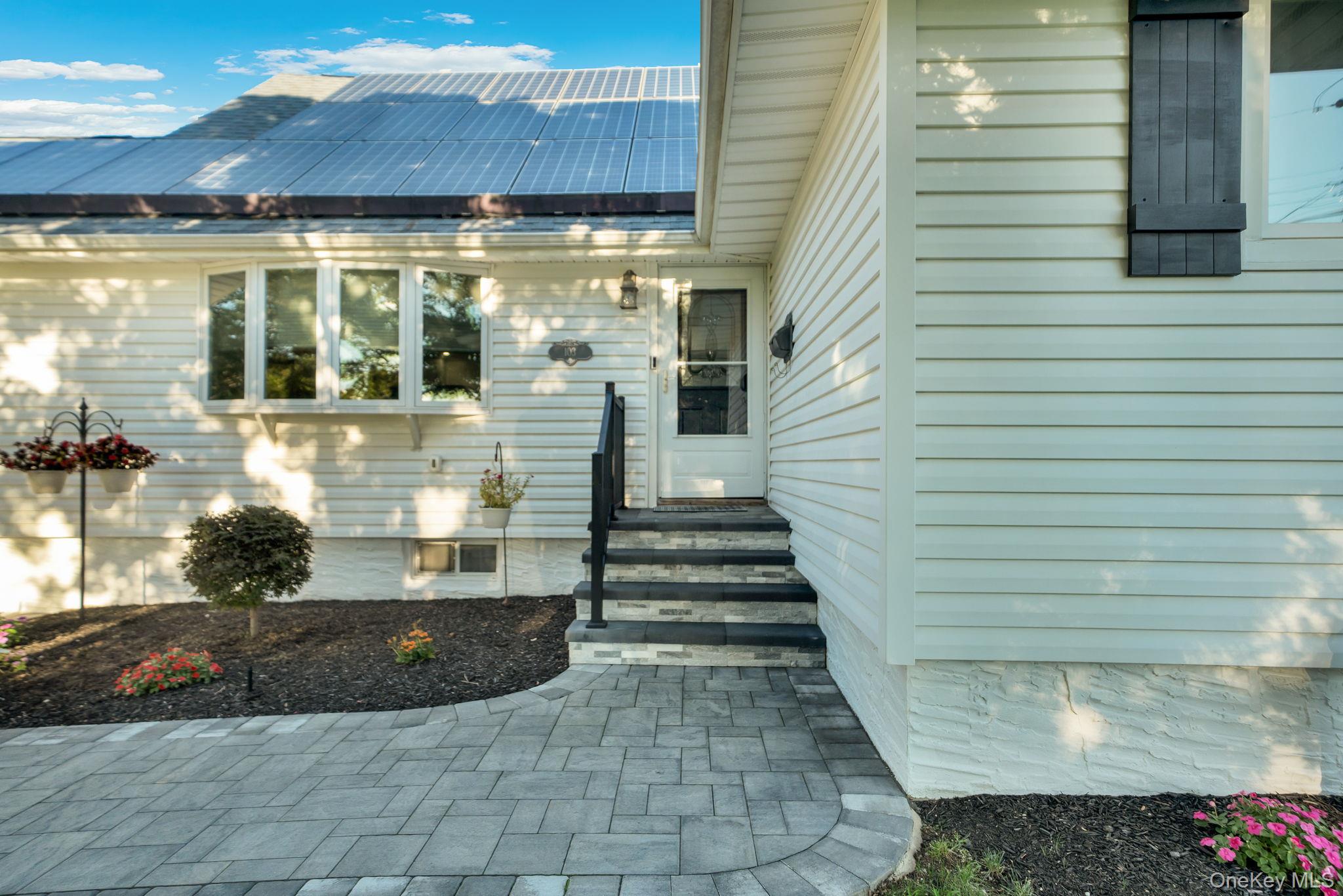 103 Queens Avenue – For Sale photo 3