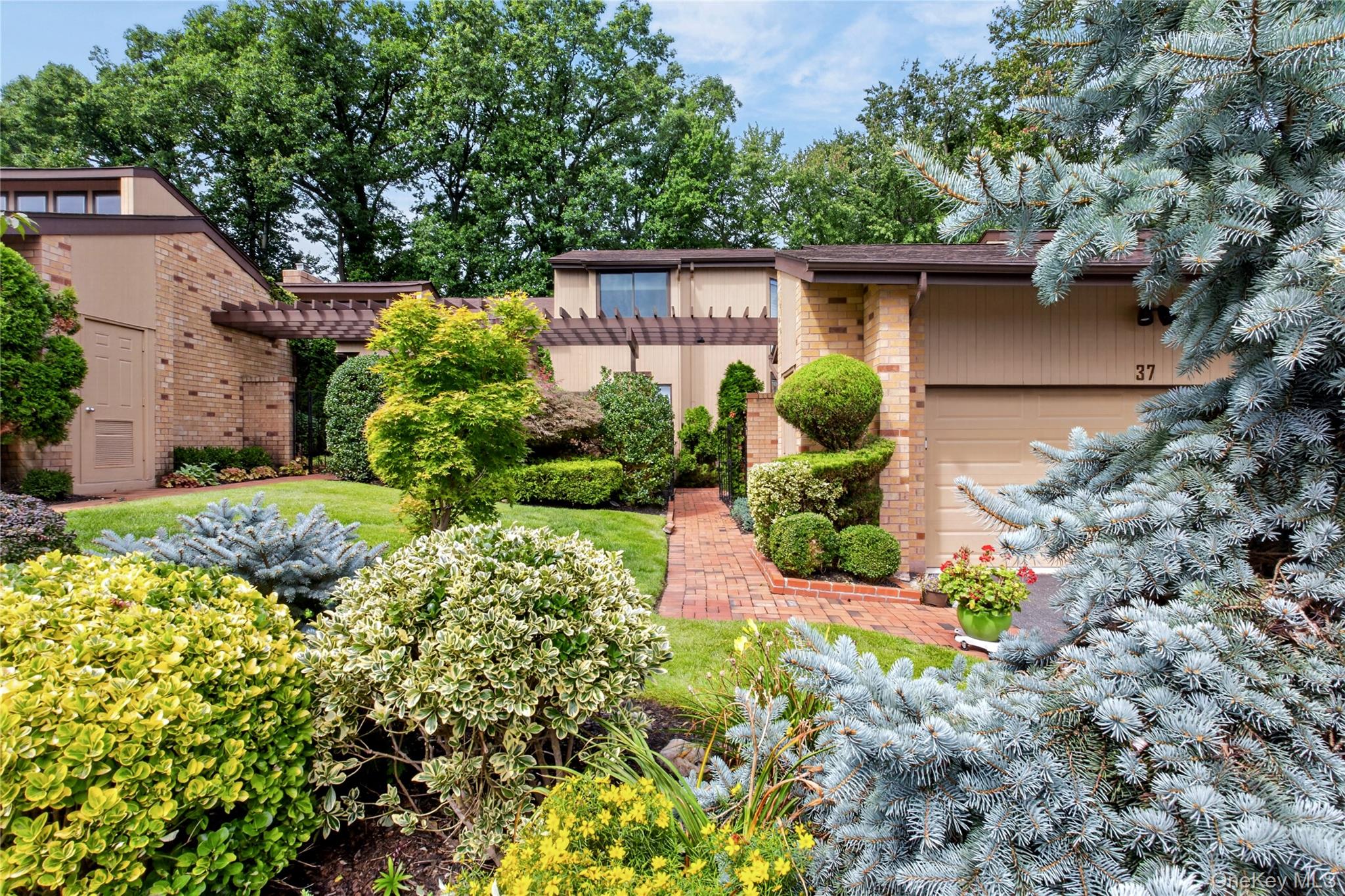 37 Woodland Drive – For Sale photo 3