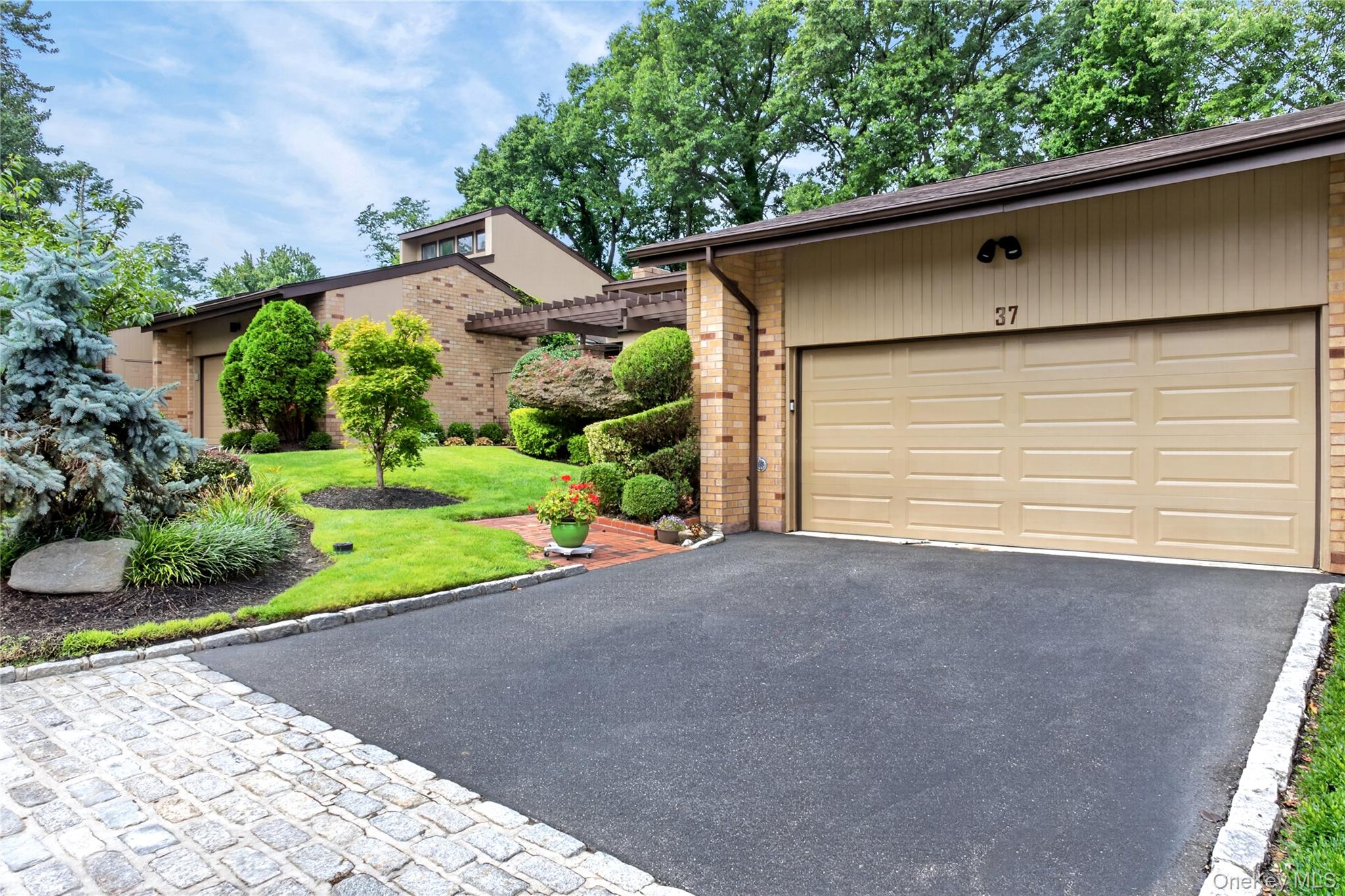 37 Woodland Drive – For Sale photo 5