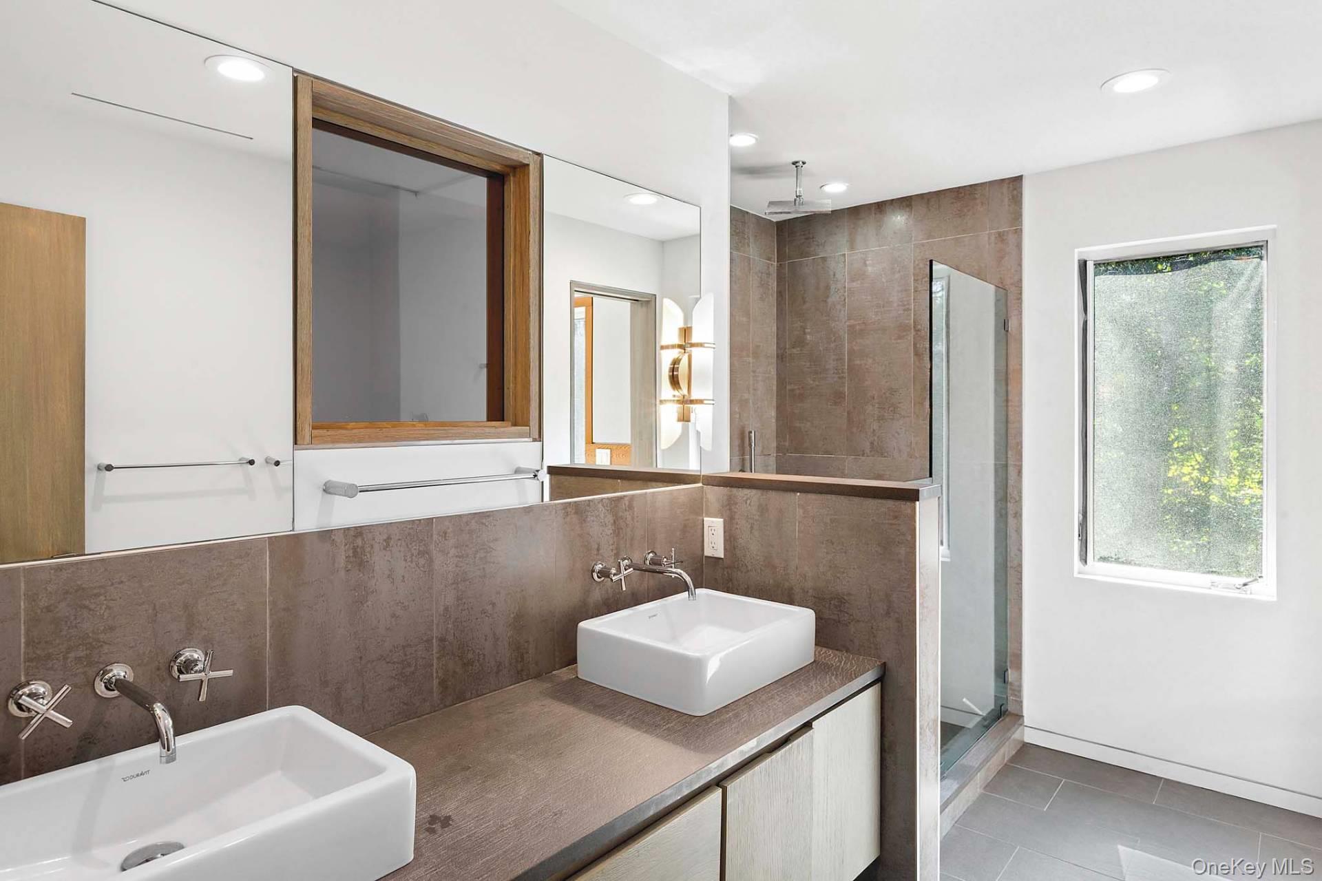 6 & 8 Russell Lane – For Rent photo 21