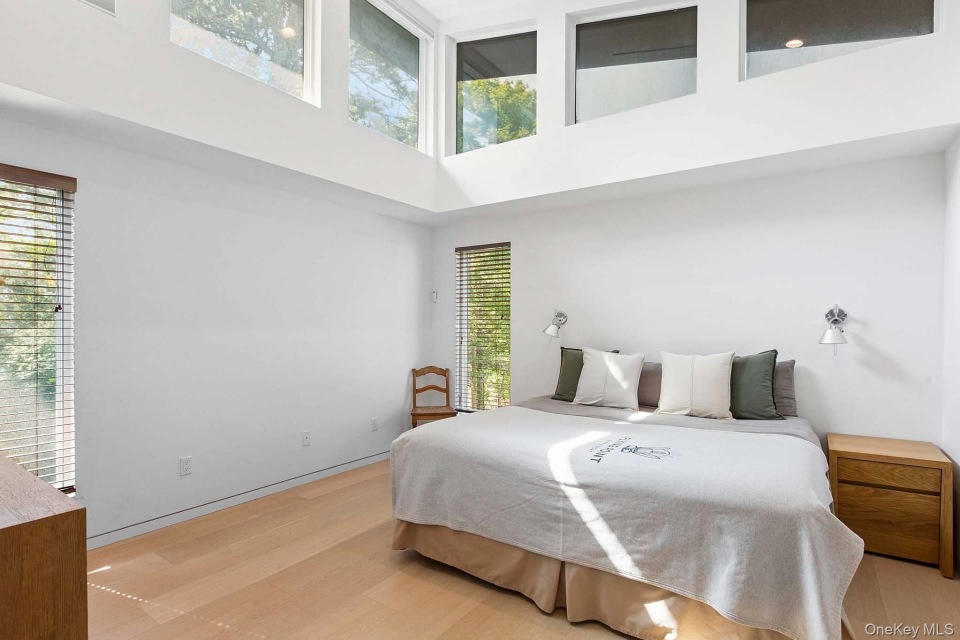 6 & 8 Russell Lane – For Rent photo 22