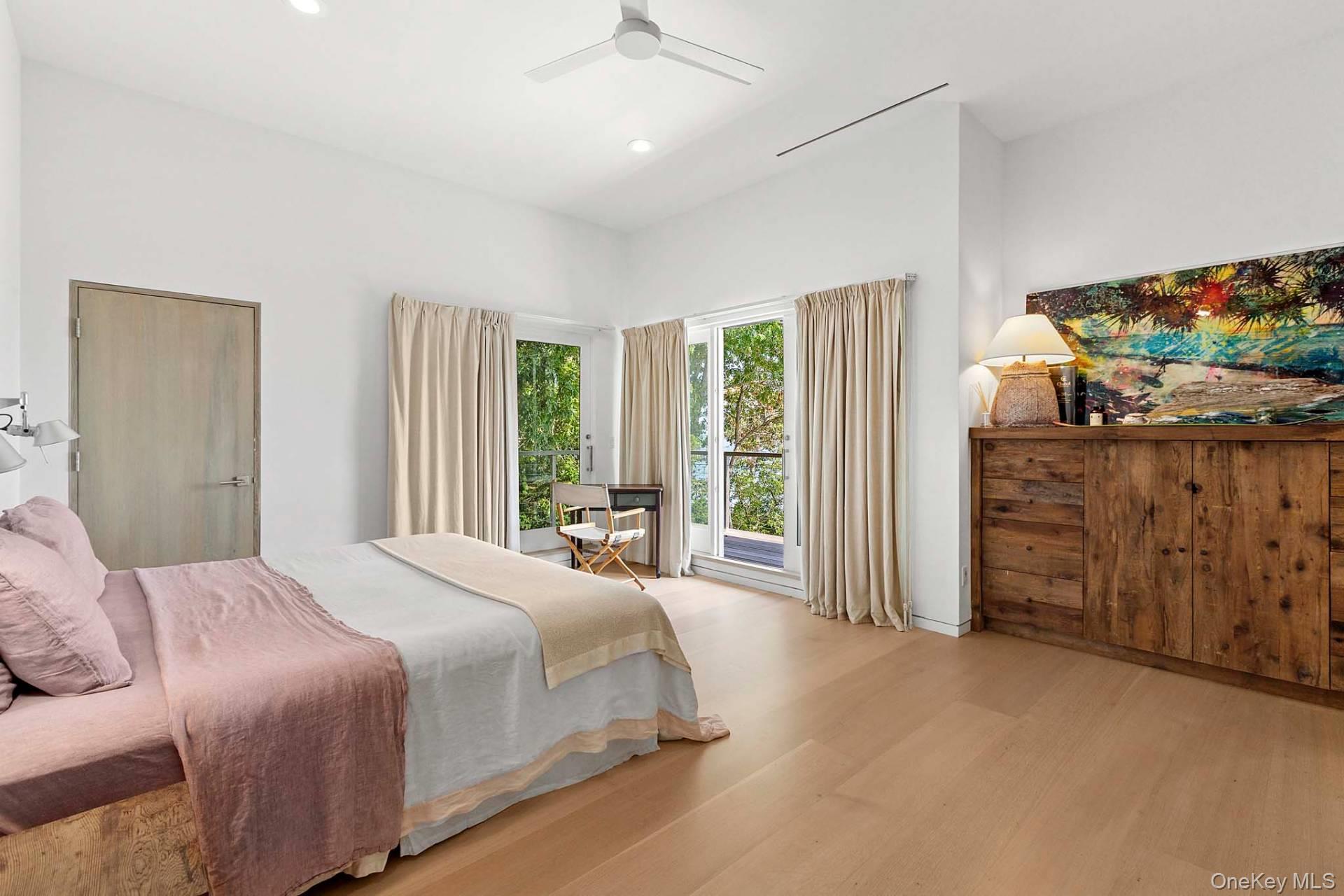 6 & 8 Russell Lane – For Rent photo 16