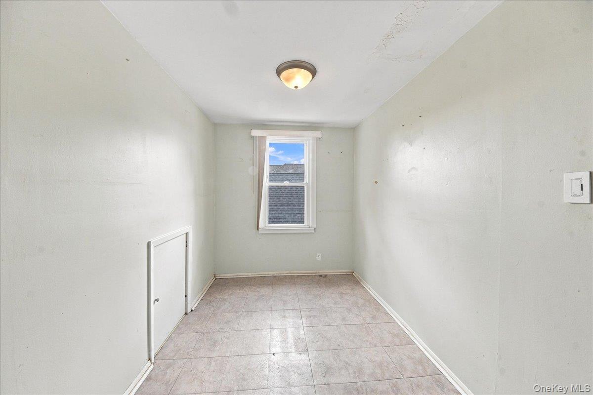 860 Hollywood Avenue – For Sale photo 22